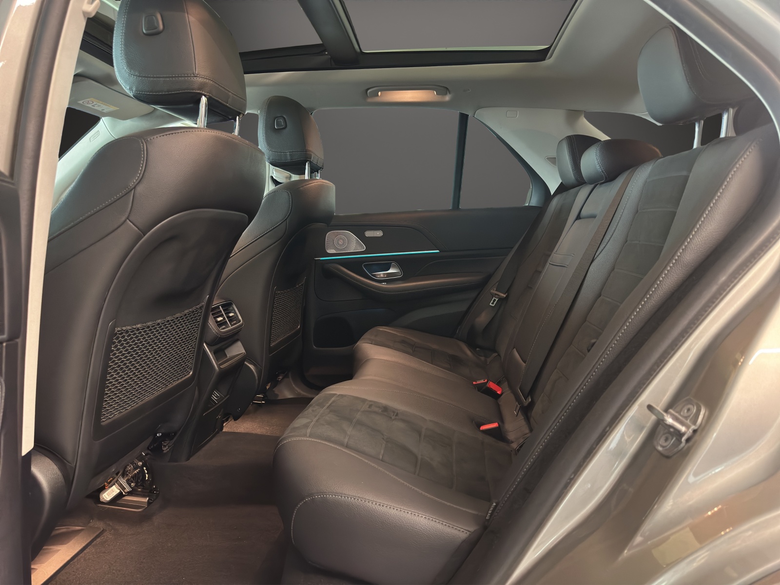 MERCEDES-BENZ GLE 300 d AMG Line 4Matic-image-11