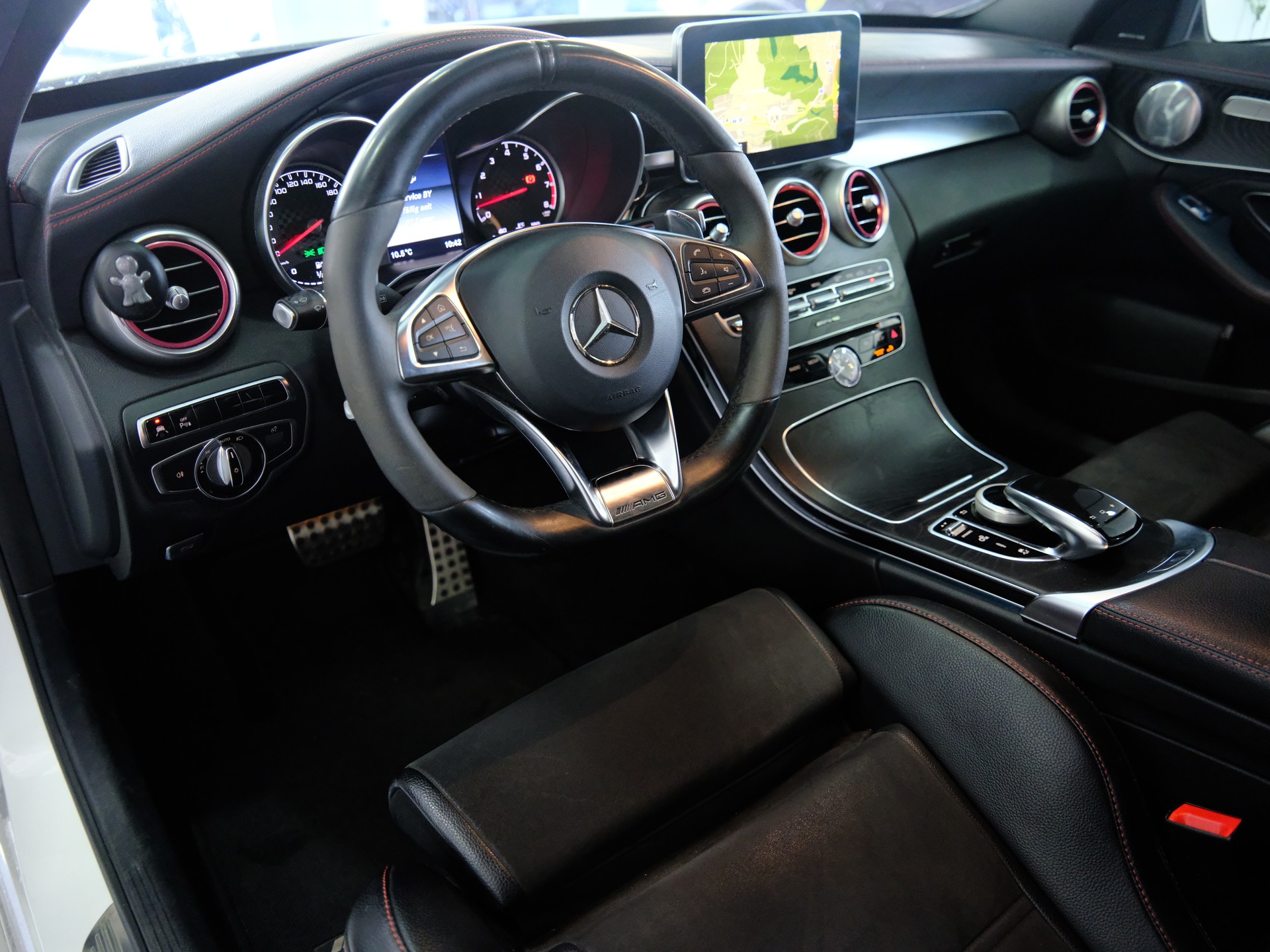 MERCEDES-BENZ C 450 AMG 4Matic 7G-Tronic-image-8