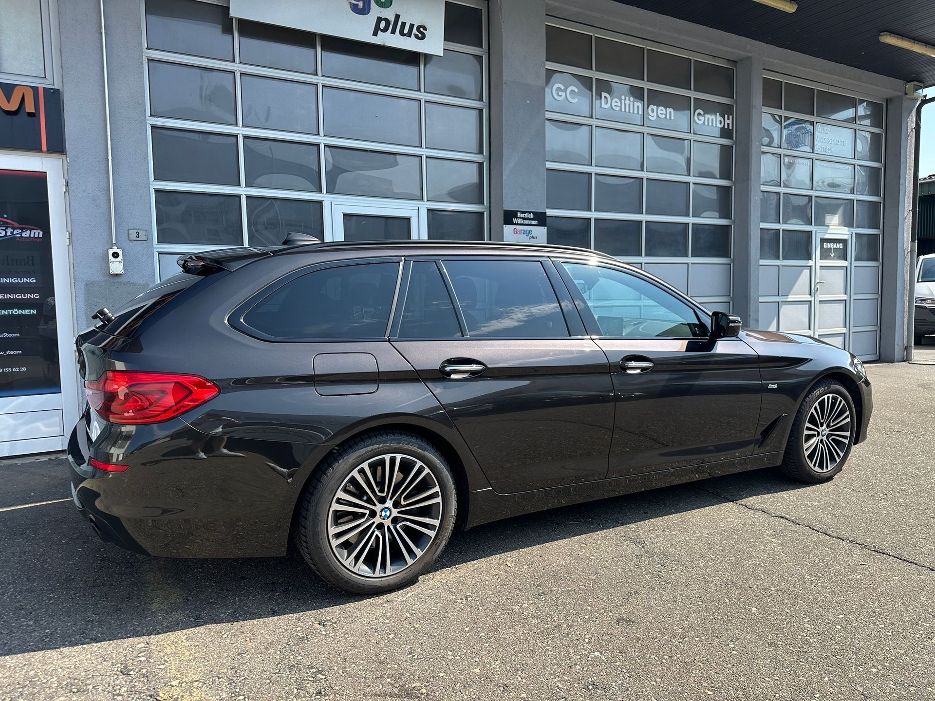 BMW 530d xDrive Touring Sport Line Steptronic-image-4
