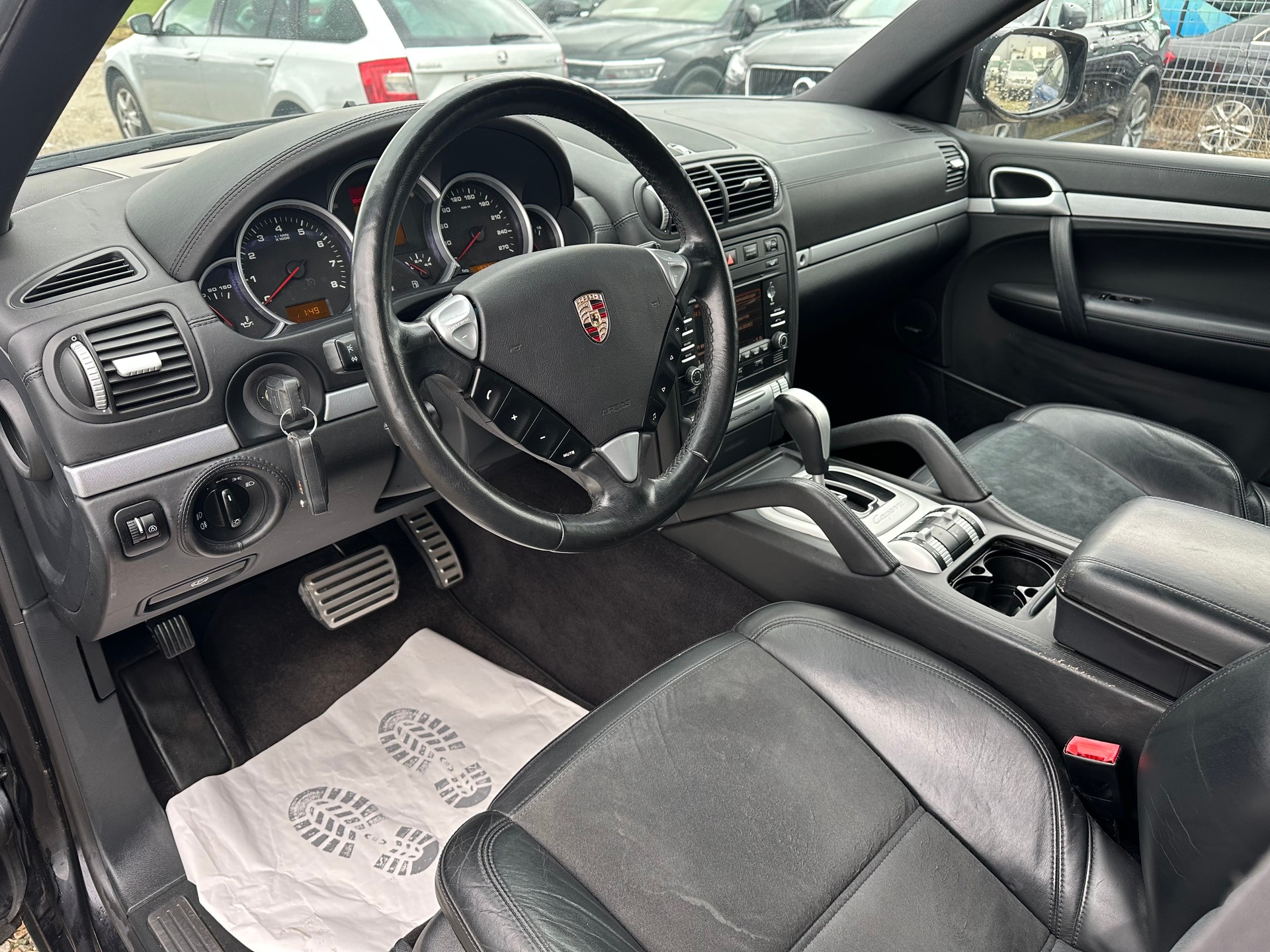 PORSCHE Cayenne S-image-7