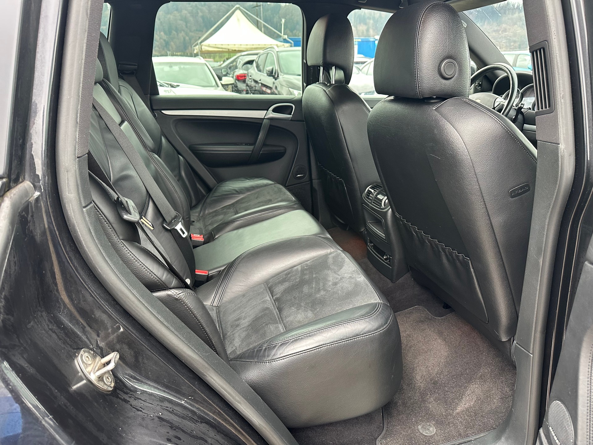 PORSCHE Cayenne S-image-11