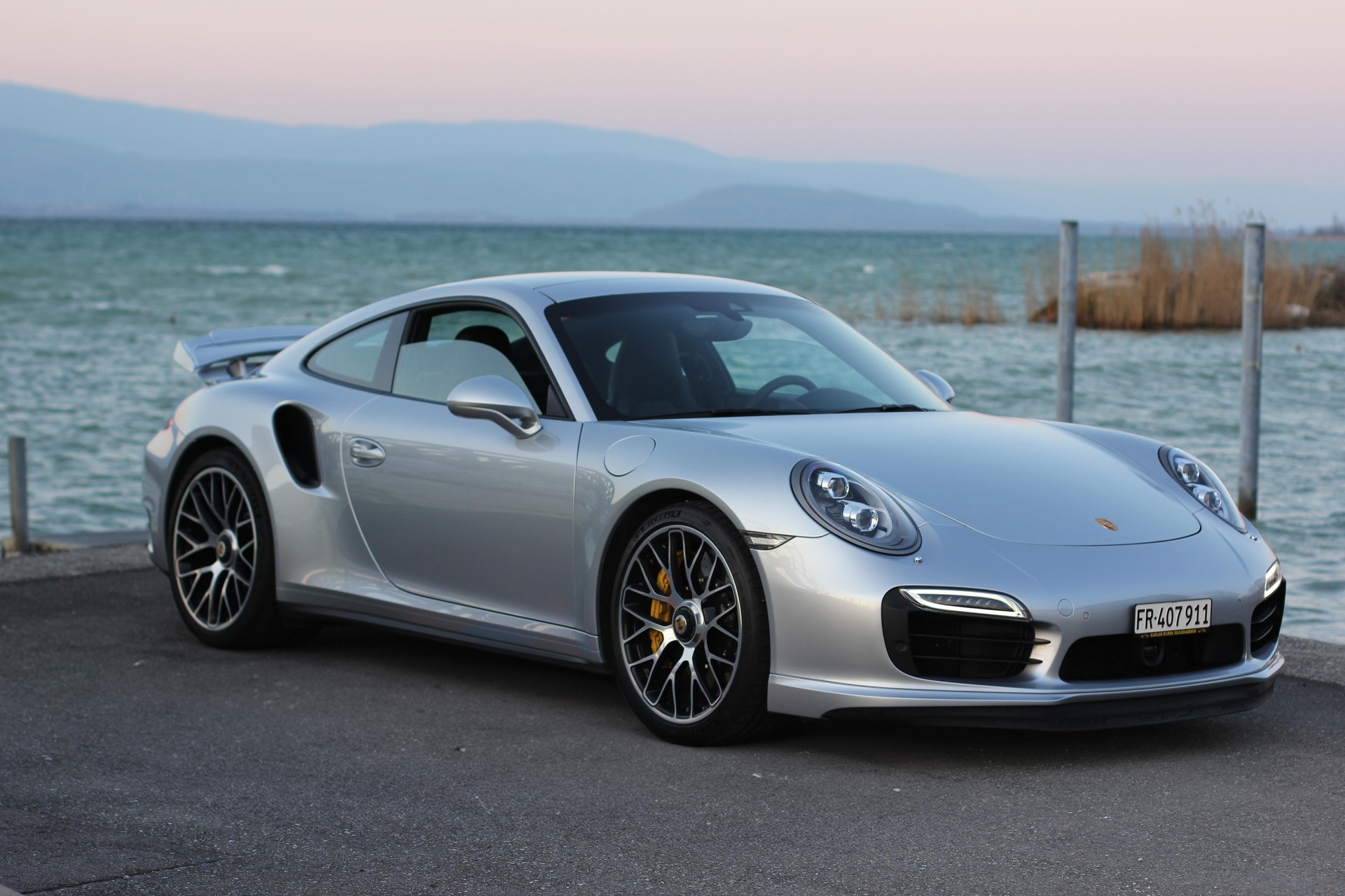 PORSCHE 911 Turbo S PDK-showroom-element-1