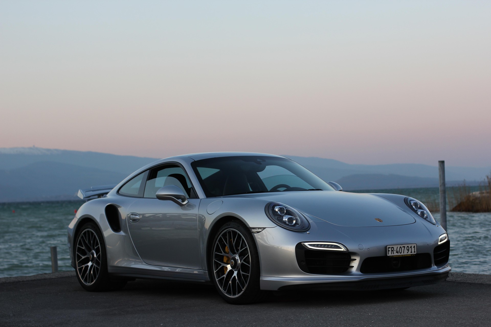 PORSCHE 911 Turbo S PDK-showroom-element-2