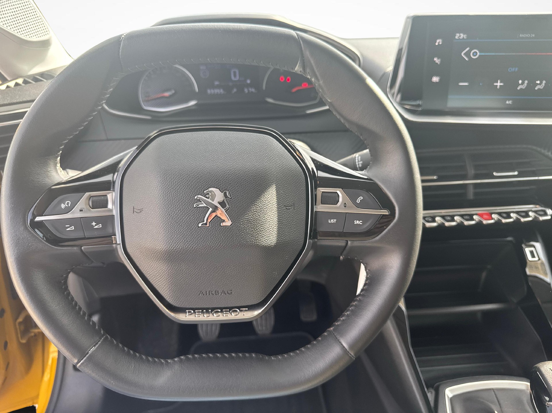 PEUGEOT 208 1.2 PureTech Active / ab 3,99% Leasing bei Abschluss einer Protect Autoversicherung-image-12