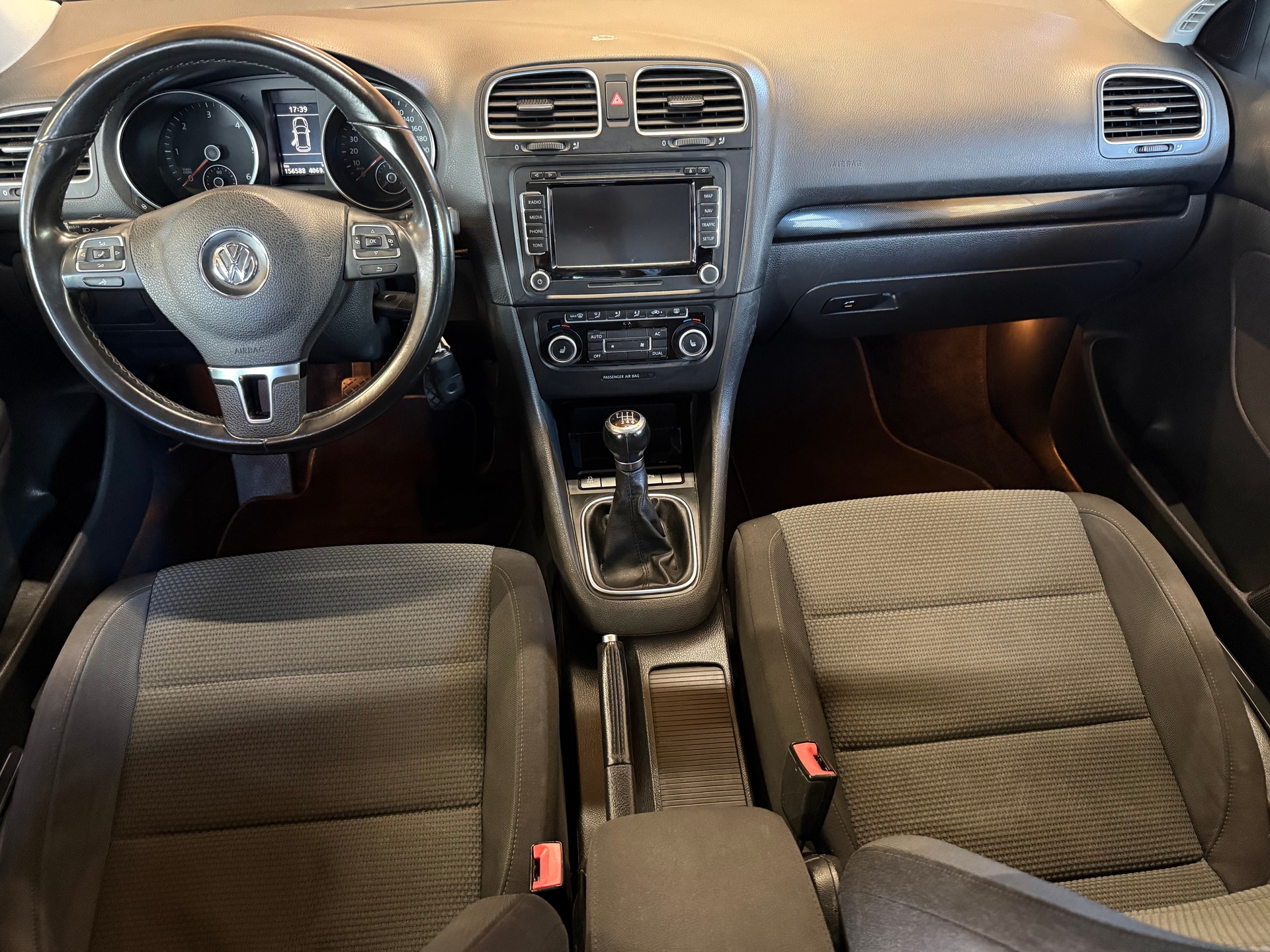 VW Golf Variant 1.6 TDI Team 4Motion-image-8