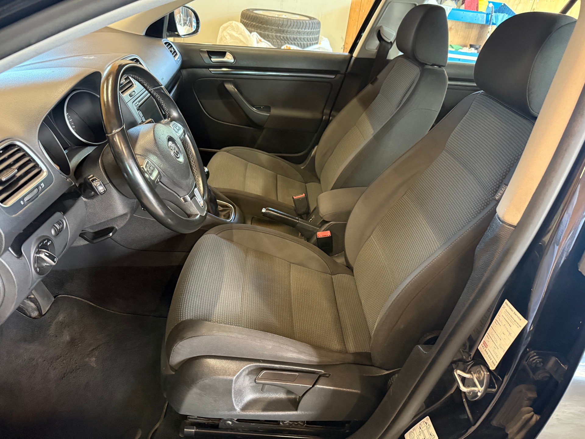 VW Golf Variant 1.6 TDI Team 4Motion-image-6