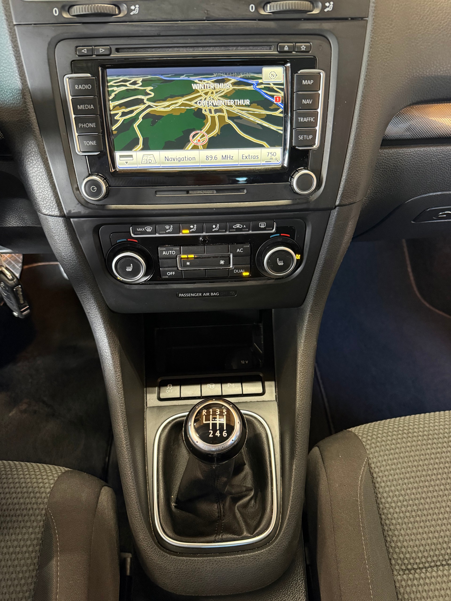 VW Golf Variant 1.6 TDI Team 4Motion-image-11