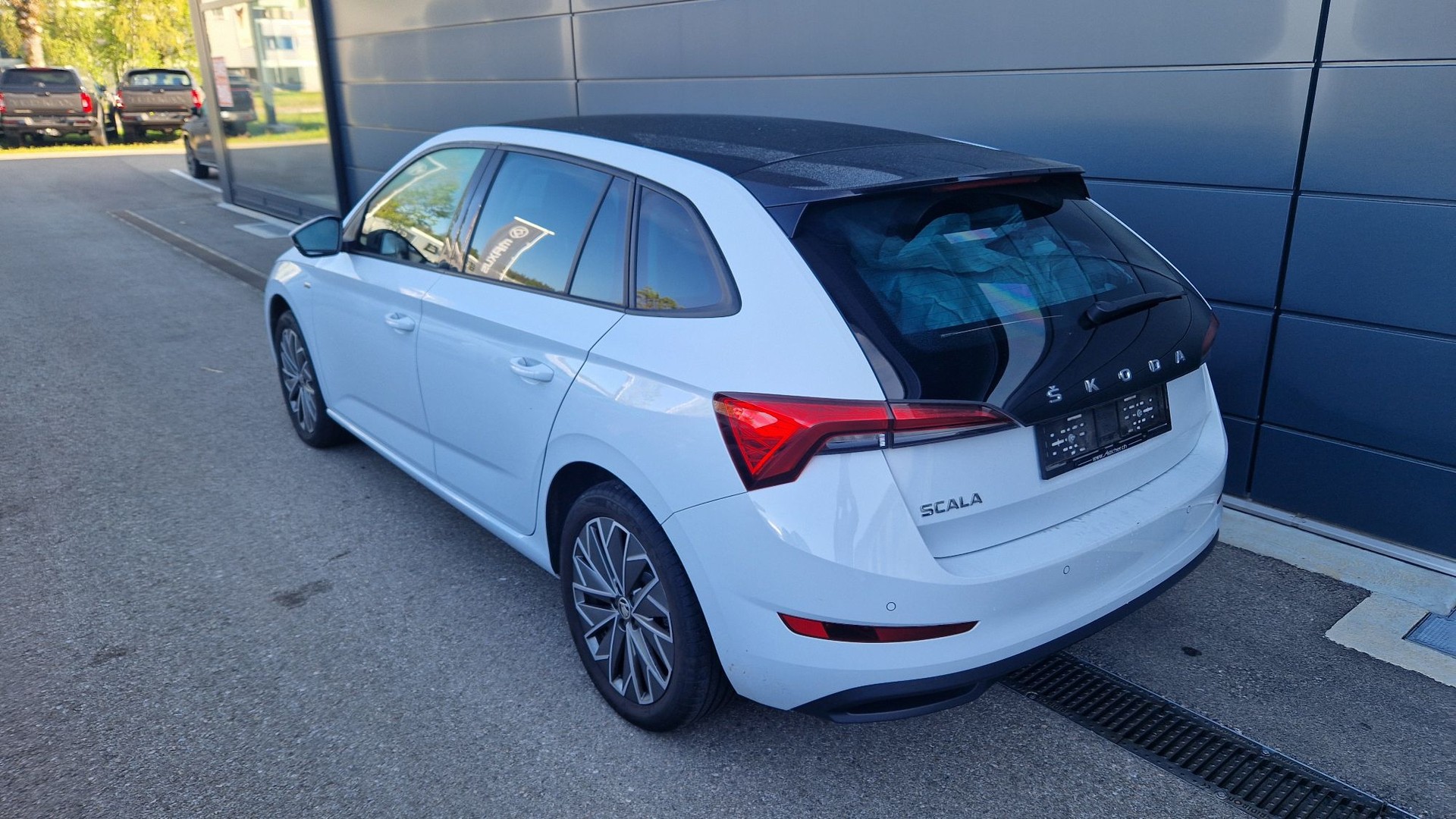 SKODA Scala 1.0 TSI Ambition DSG-image-1