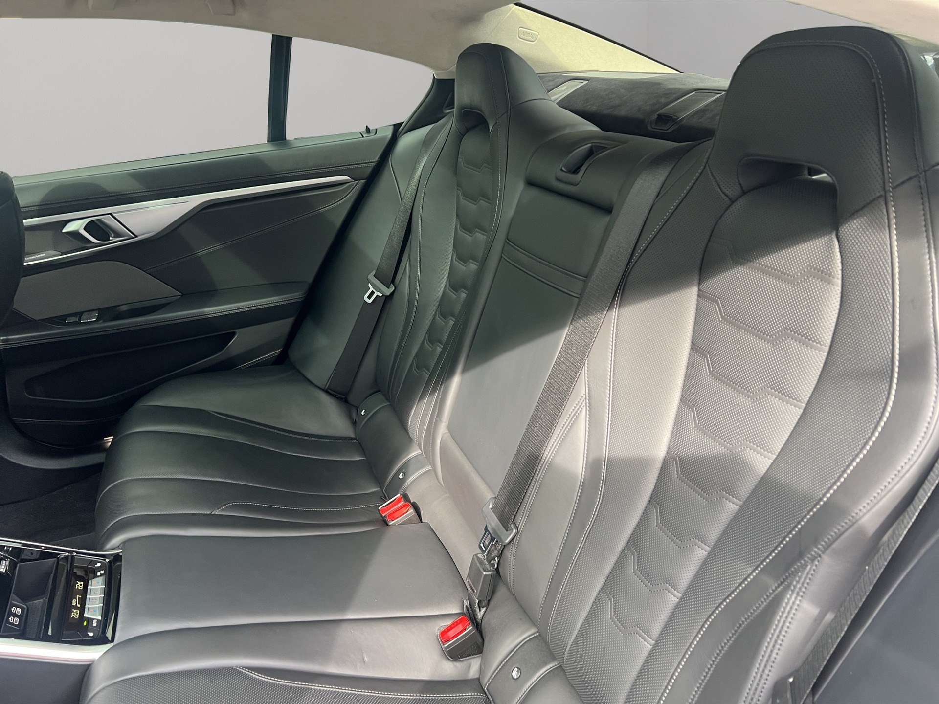 BMW 840d xDrive 48V Steptronic-image-18