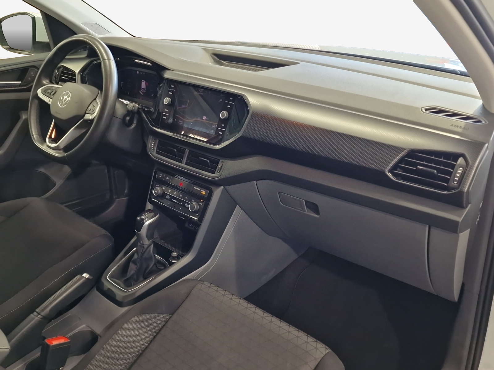 VW T-Cross 1.0 TSI Life DSG-image-13