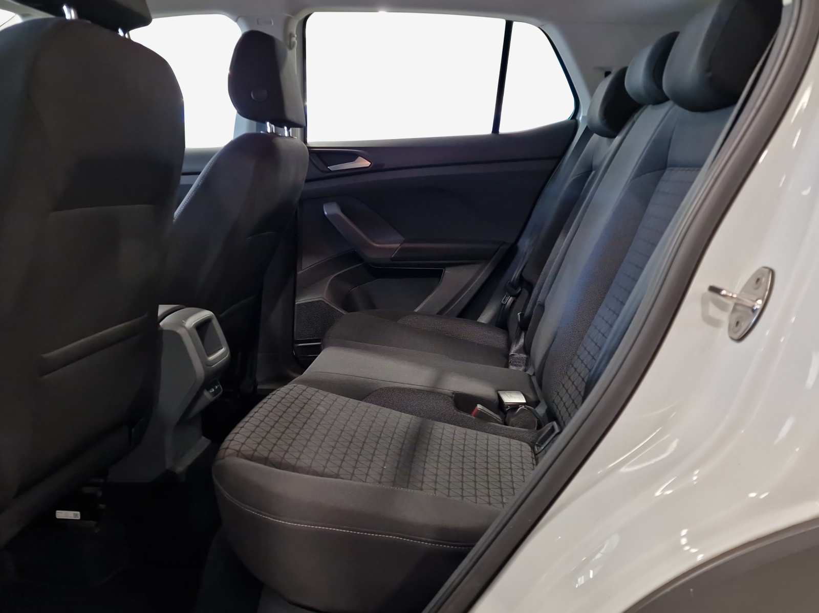VW T-Cross 1.0 TSI Life DSG-image-11