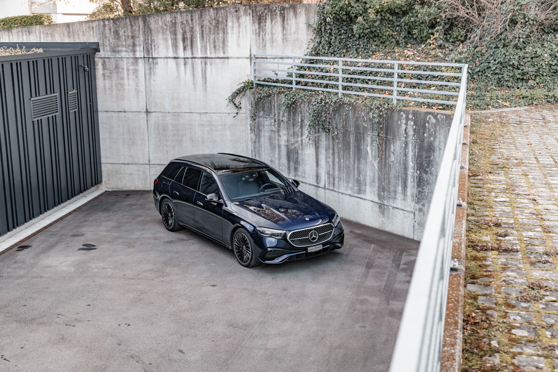 MERCEDES-BENZ E 450 T 9G-Tronic 4Matic-showroom-element-3