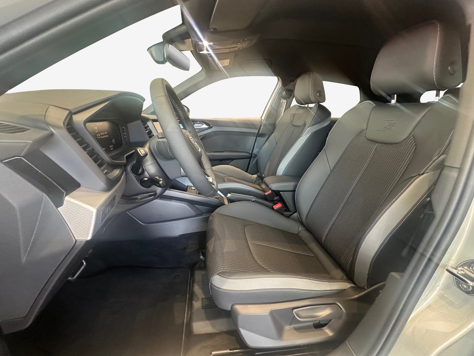AUDI A1 Sportback 40 TFSI S Line S-tronic-image-7