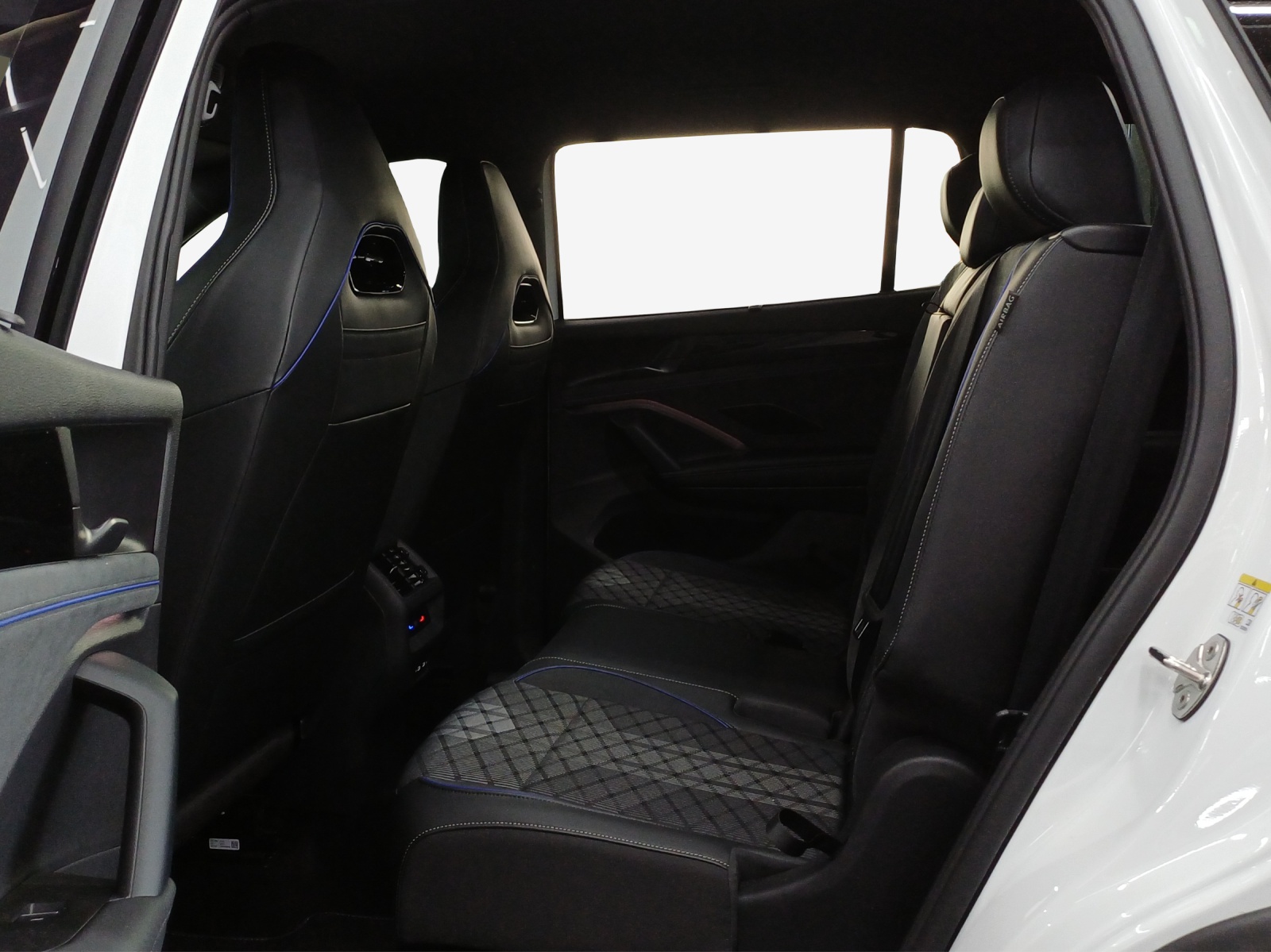 VW Tayron 2.0 TSI R-Line United DSG 4Motion-image-11