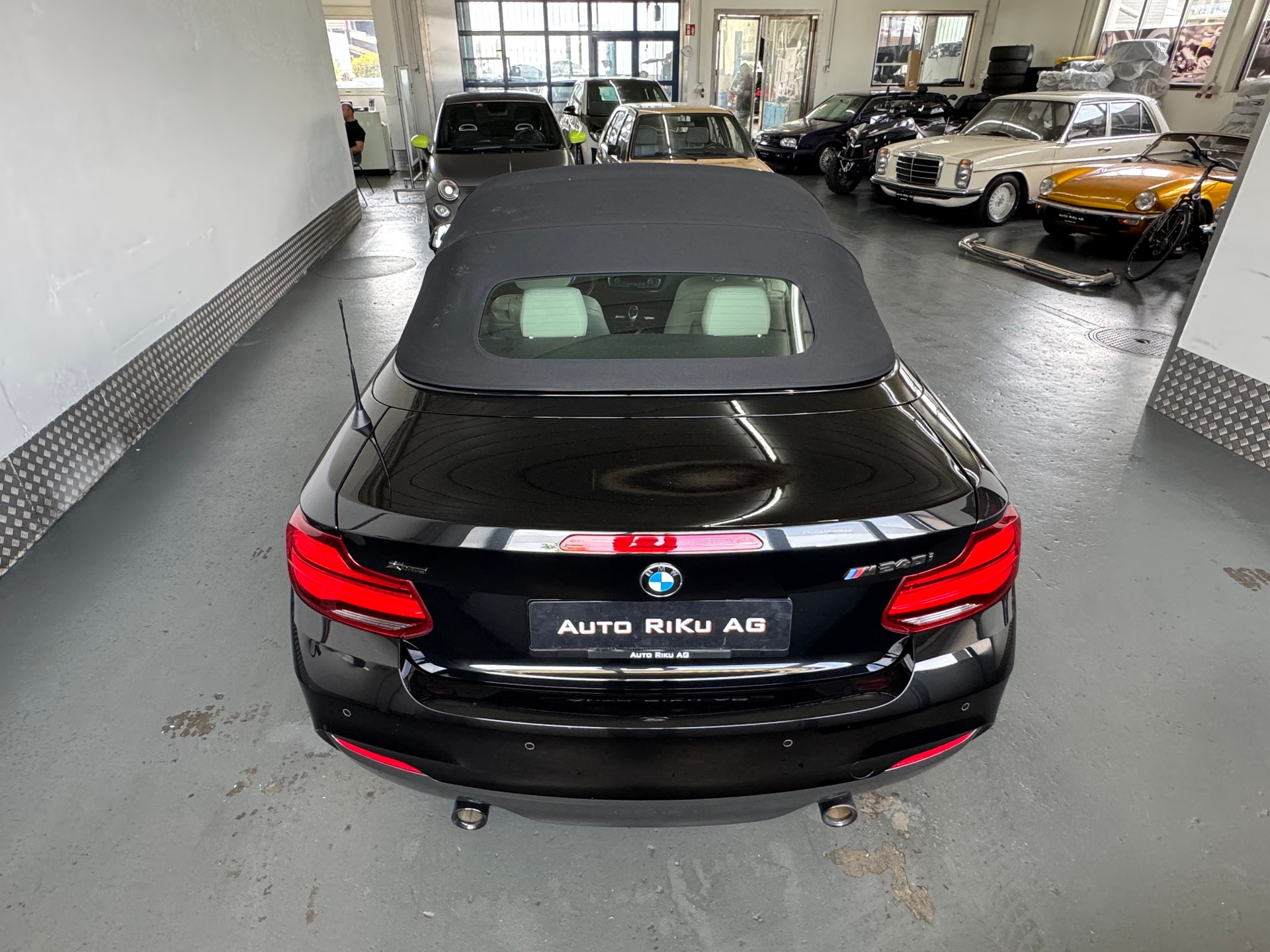 BMW M240i xDrive Steptronic-image-16