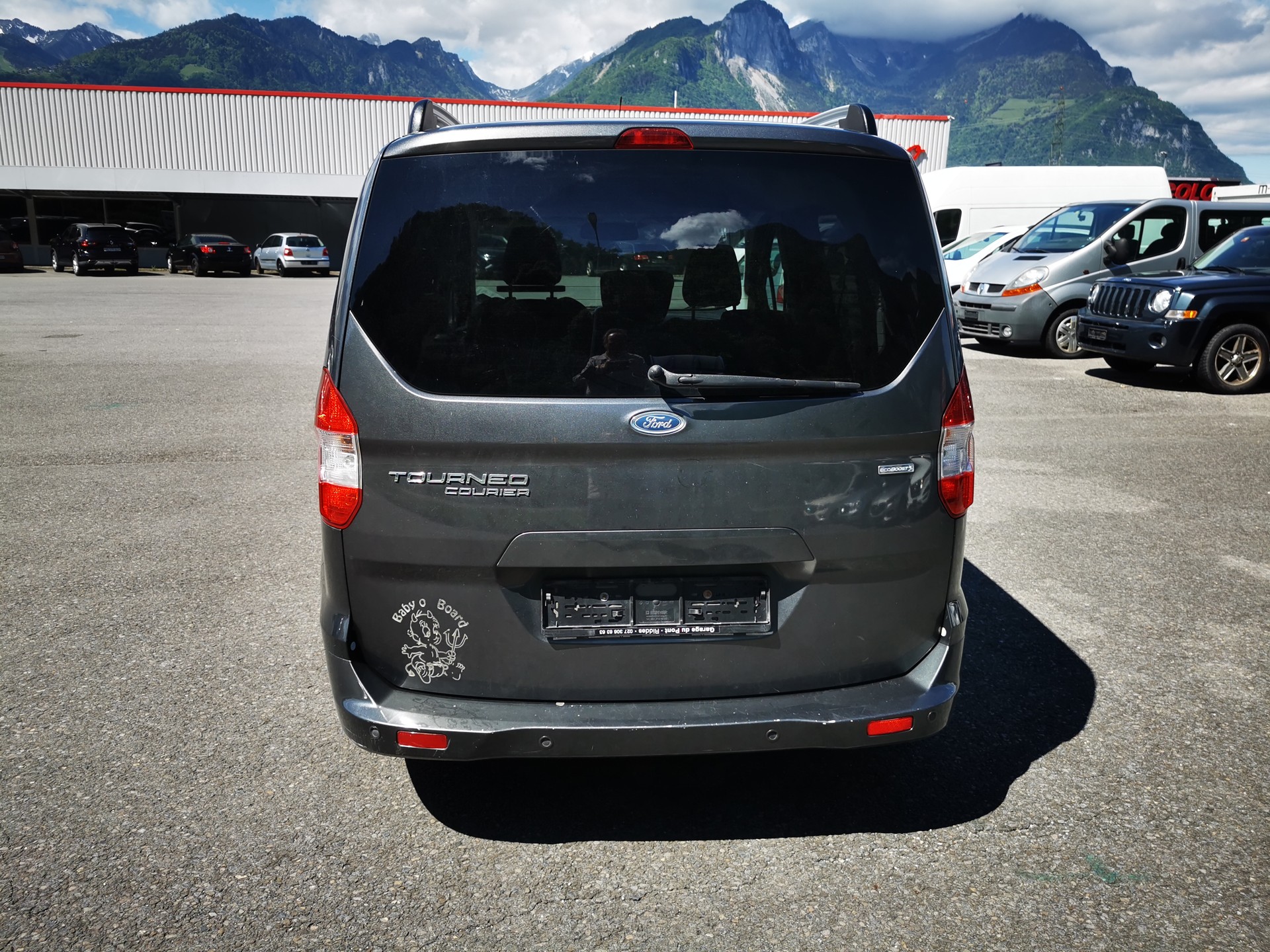 FORD Tourneo Courier 1.0 SCTi Titanium-image-2