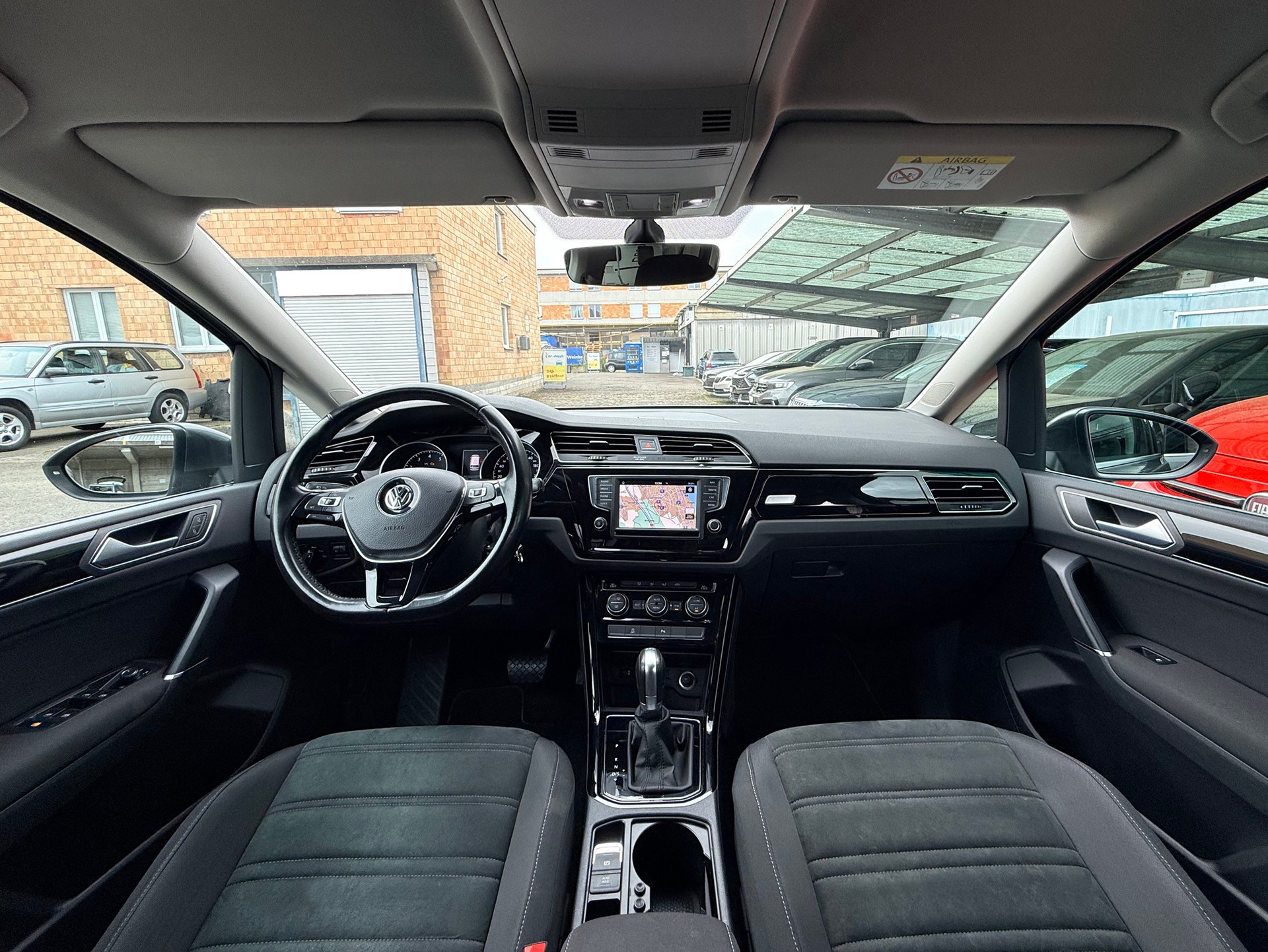 VW Touran 1.4 TSI BlueMotion Technology DSG-Automat 7 Sitze-image-6