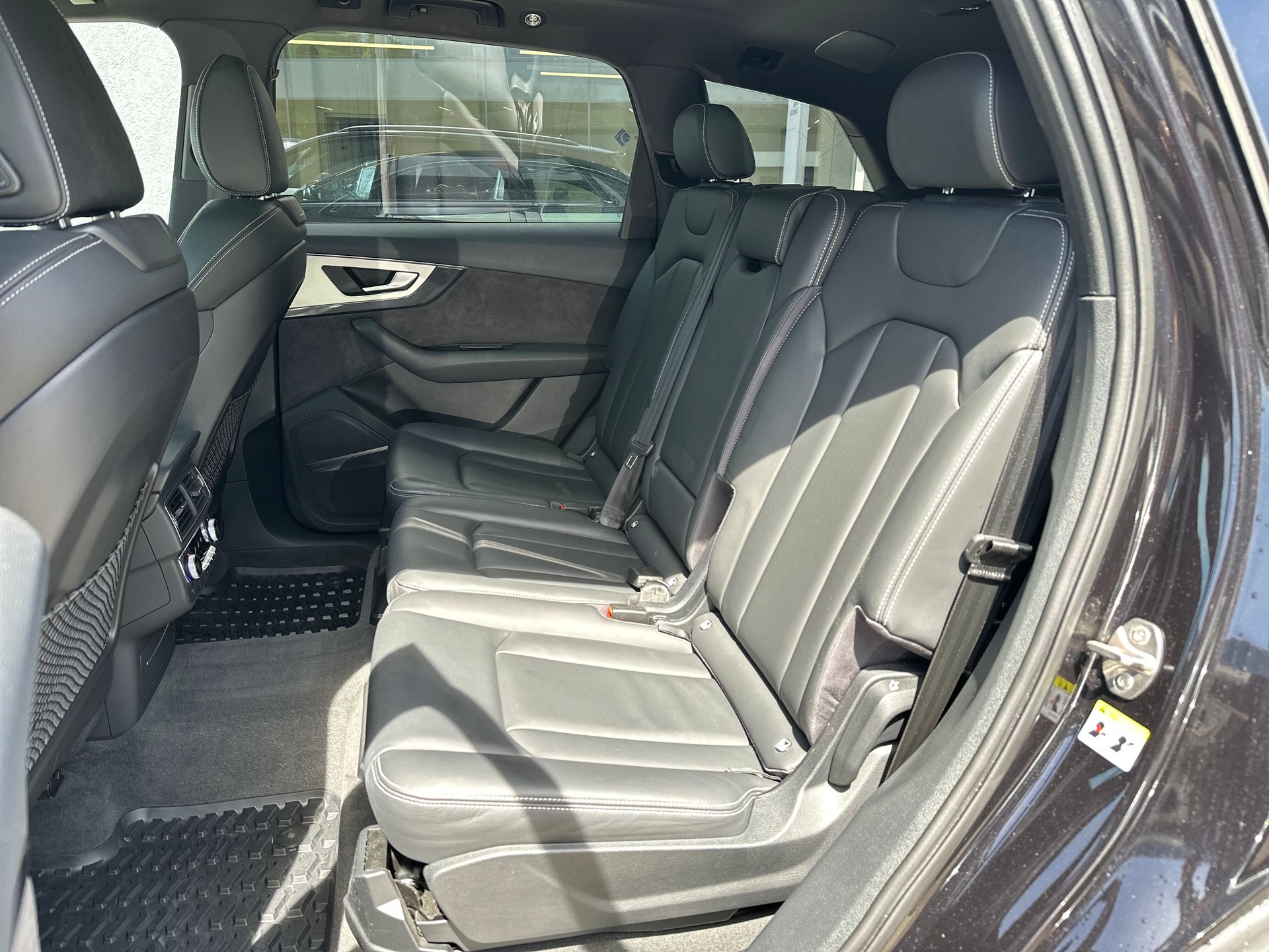 AUDI SQ7 4.0 TDI quattro tiptronic-image-7