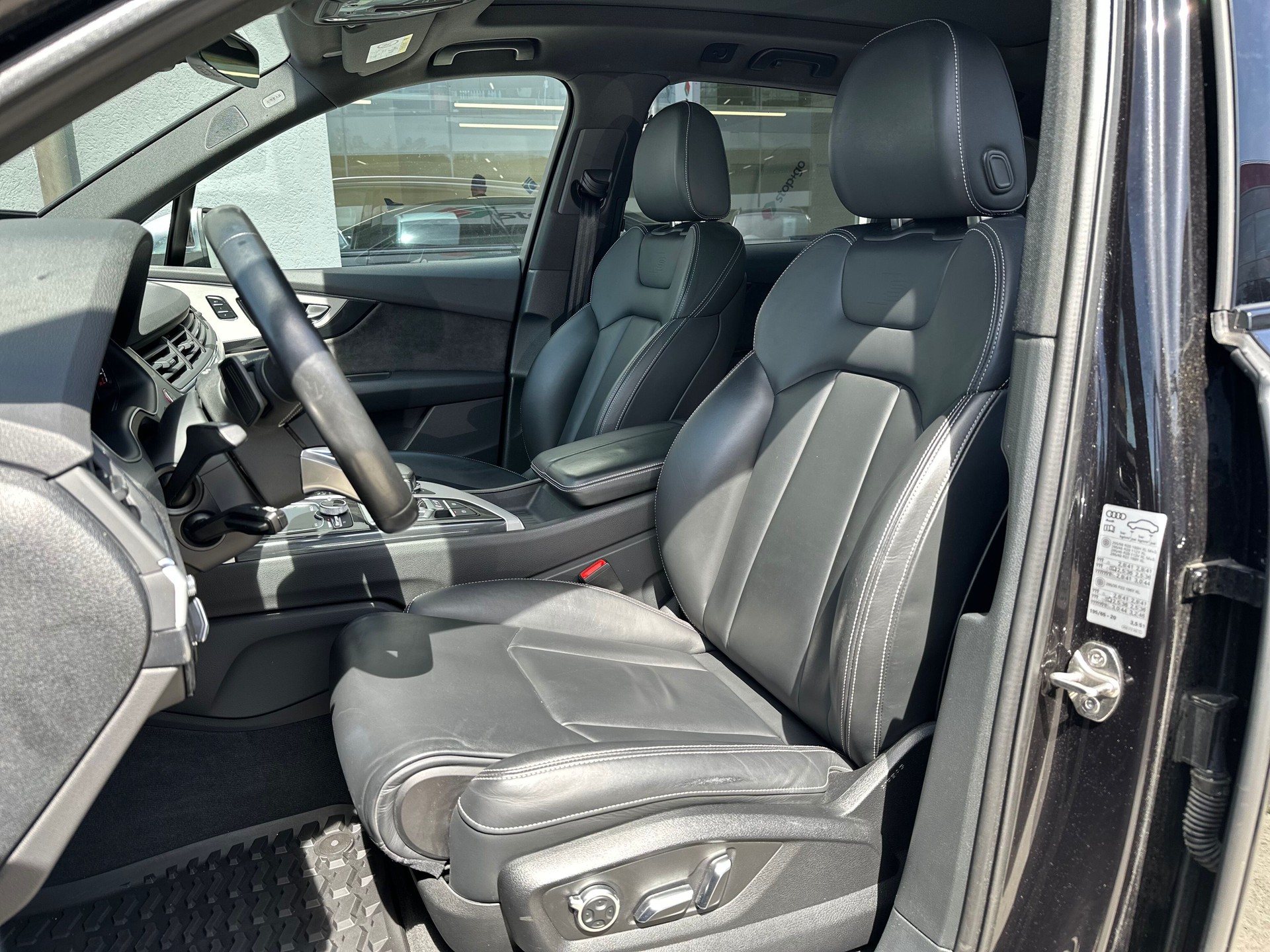 AUDI SQ7 4.0 TDI quattro tiptronic-image-4