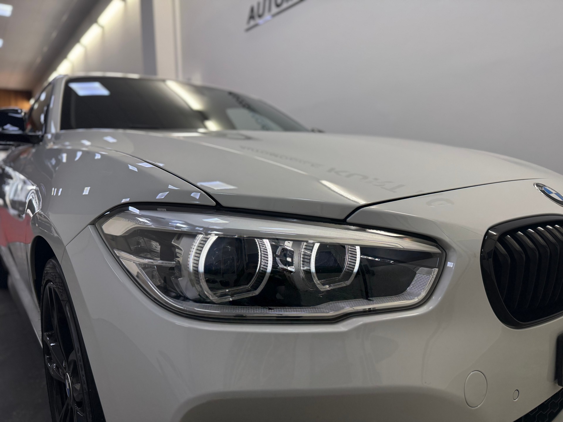 BMW M135i xDrive Steptronic-image-10