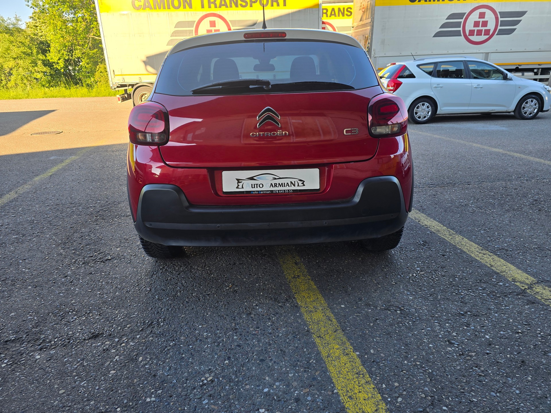 CITROEN C3 1.2i PureTech Shine-image-3