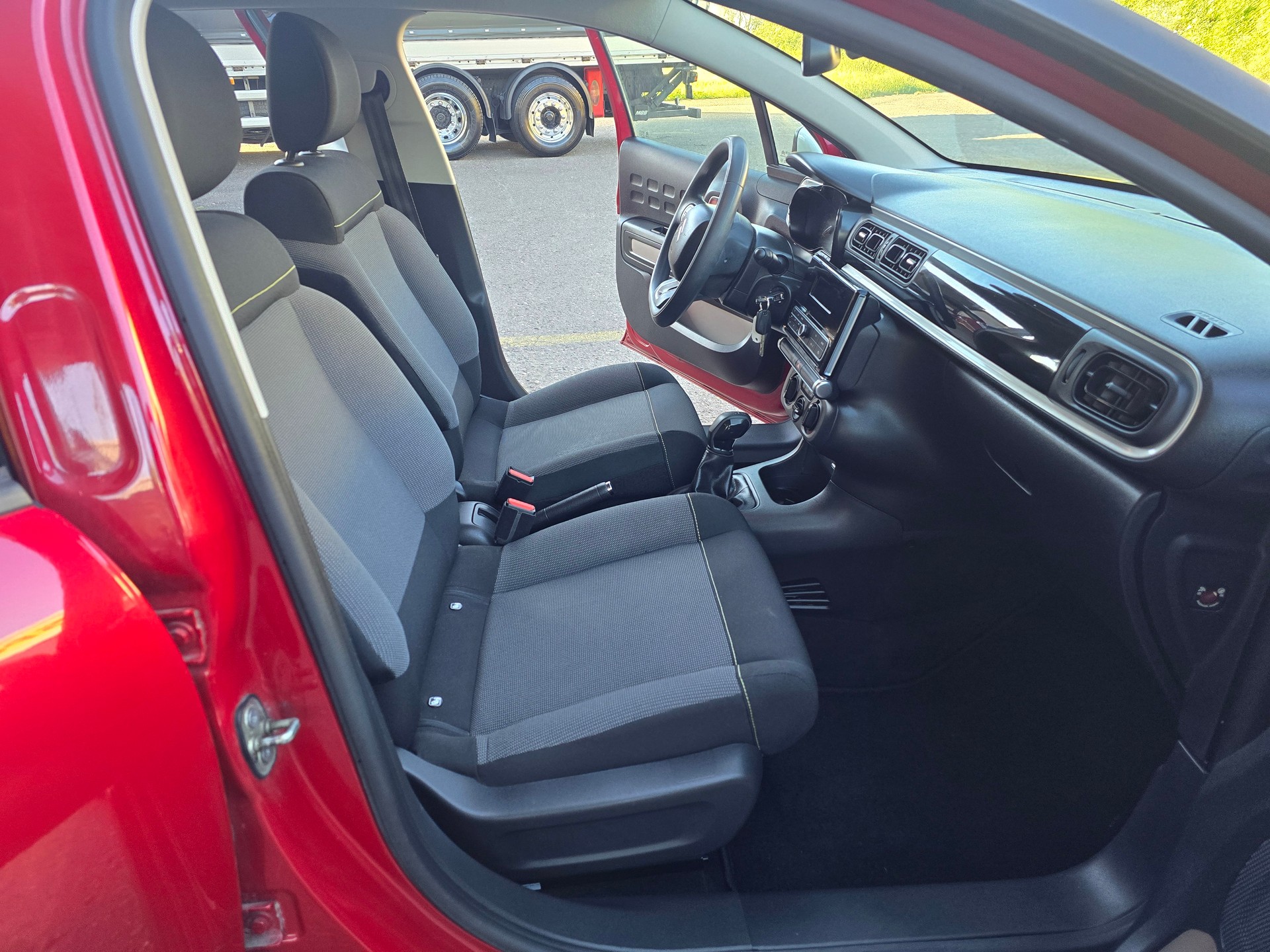 CITROEN C3 1.2i PureTech Shine-image-13