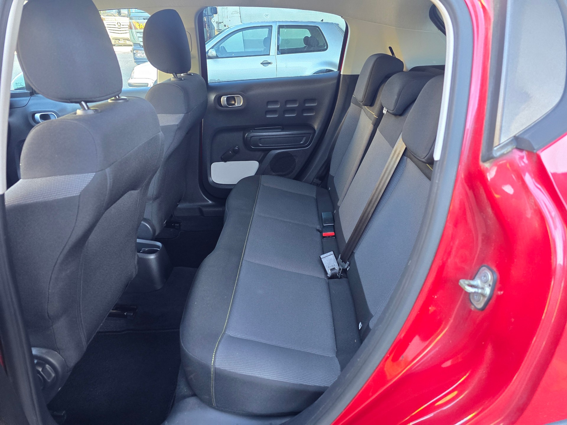 CITROEN C3 1.2i PureTech Shine-image-12