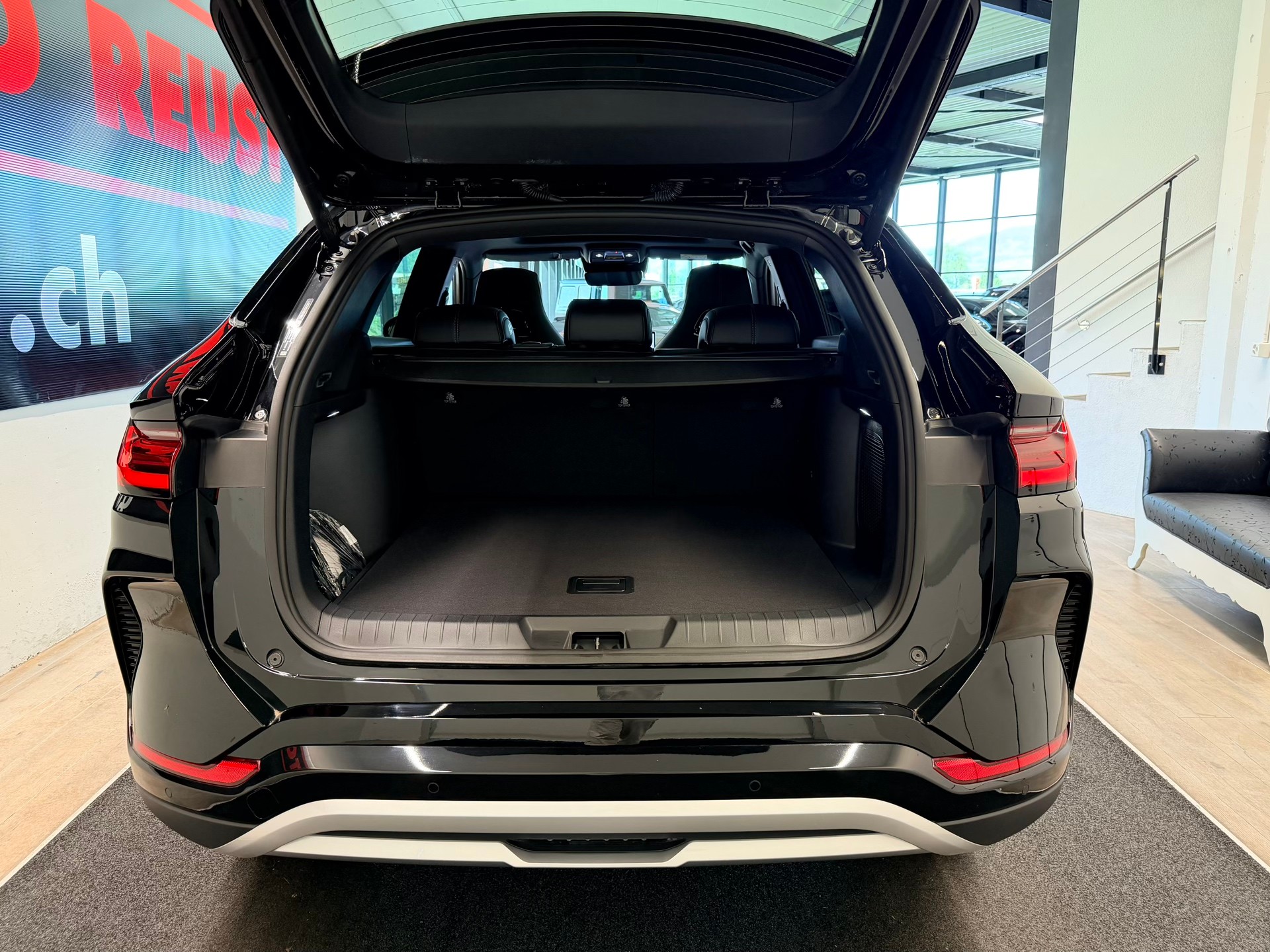 BYD Seal U DM-i Design AWD-image-8