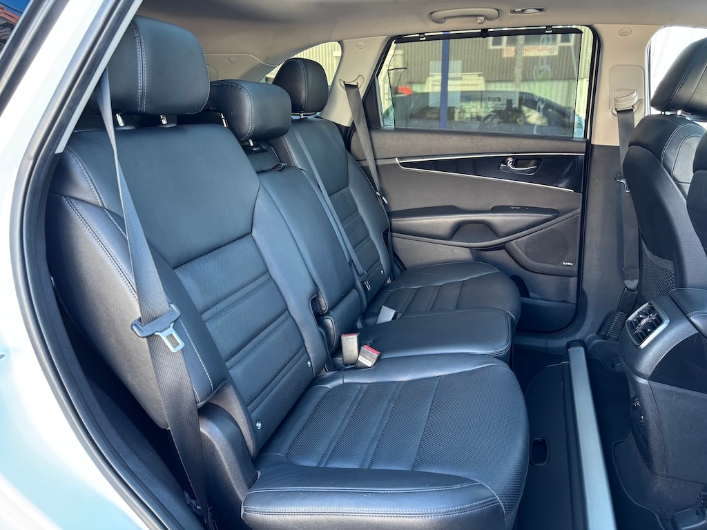 KIA Sorento 2.2 CRDI Style 7P. Automatic-image-16