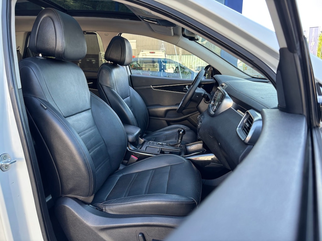 KIA Sorento 2.2 CRDI Style 7P. Automatic-image-8