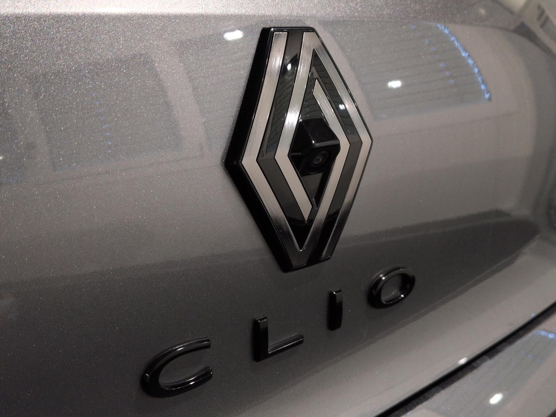 RENAULT Clio 1.6 E-Tech Esprit Alpine-image-19