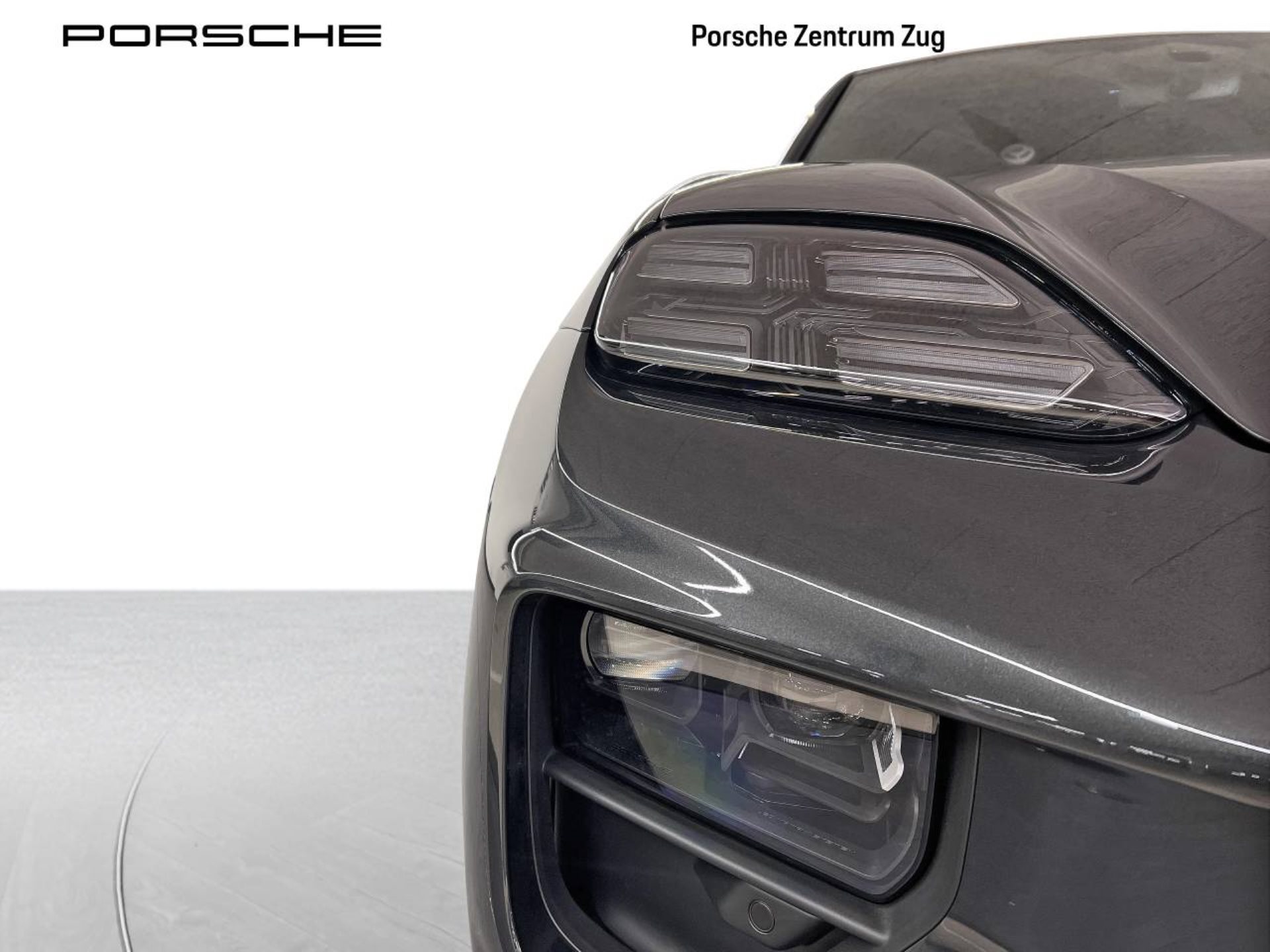 PORSCHE Macan 4-image-11