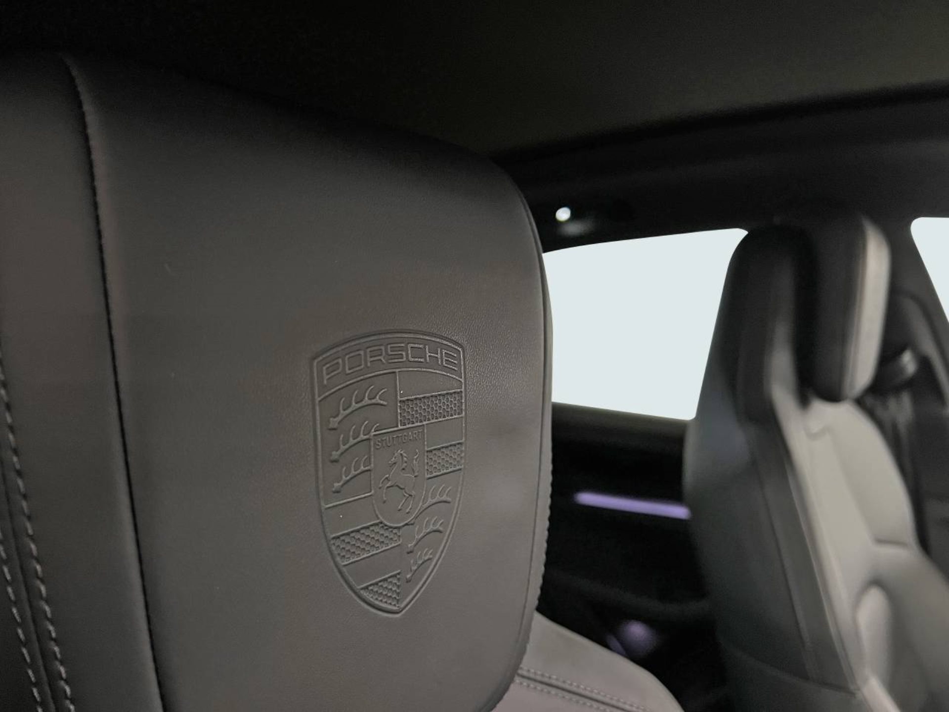PORSCHE Macan 4-image-22