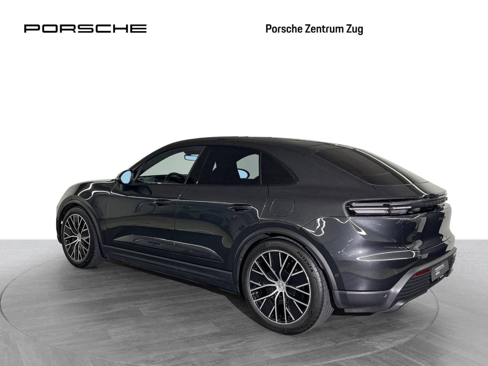PORSCHE Macan 4-image-2