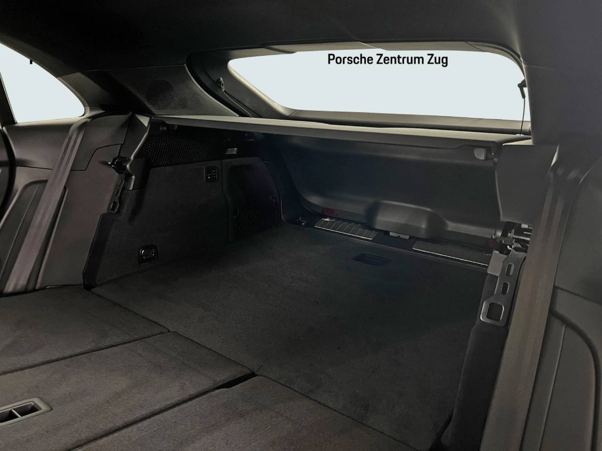 PORSCHE Macan 4-image-26
