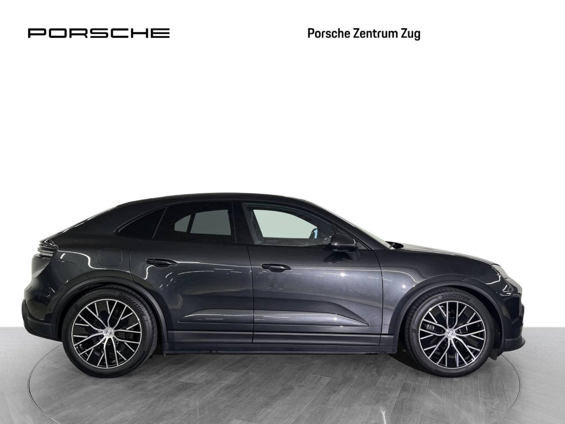 PORSCHE Macan 4-image-9