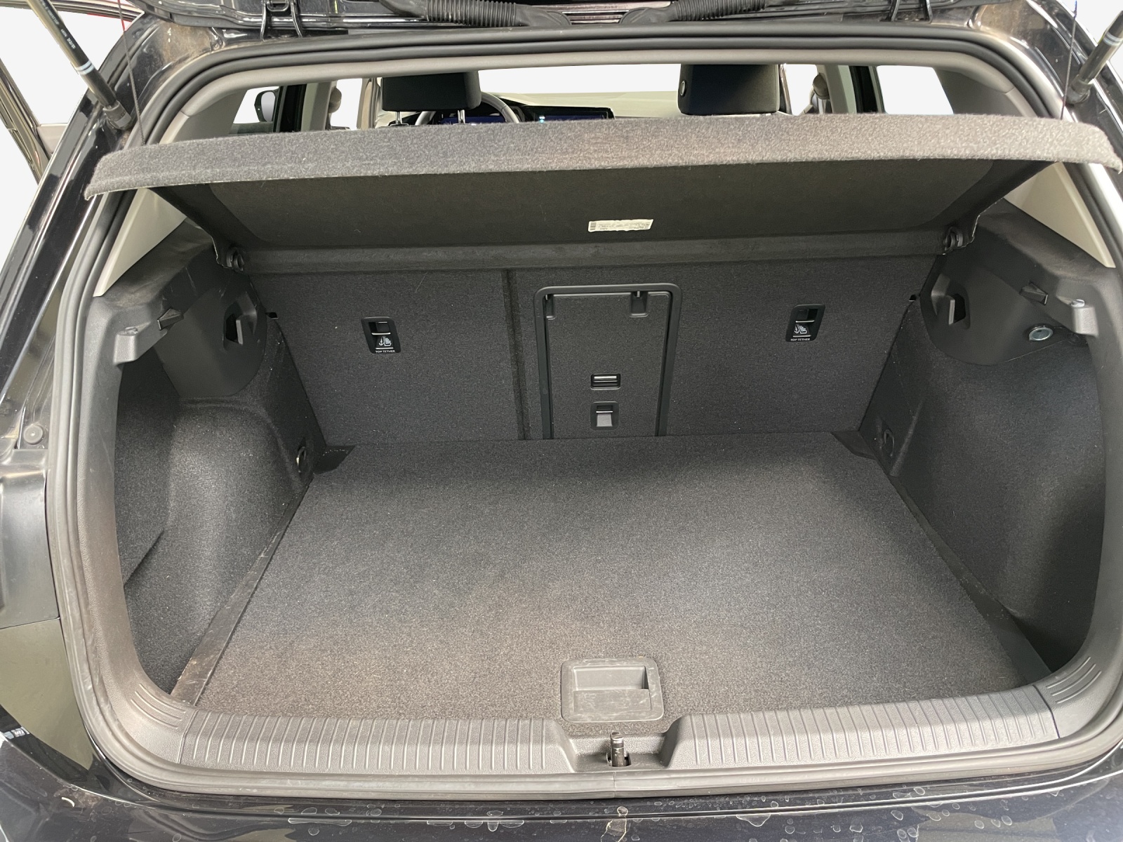 VW Golf 1.5 TSI ACT Life-image-12