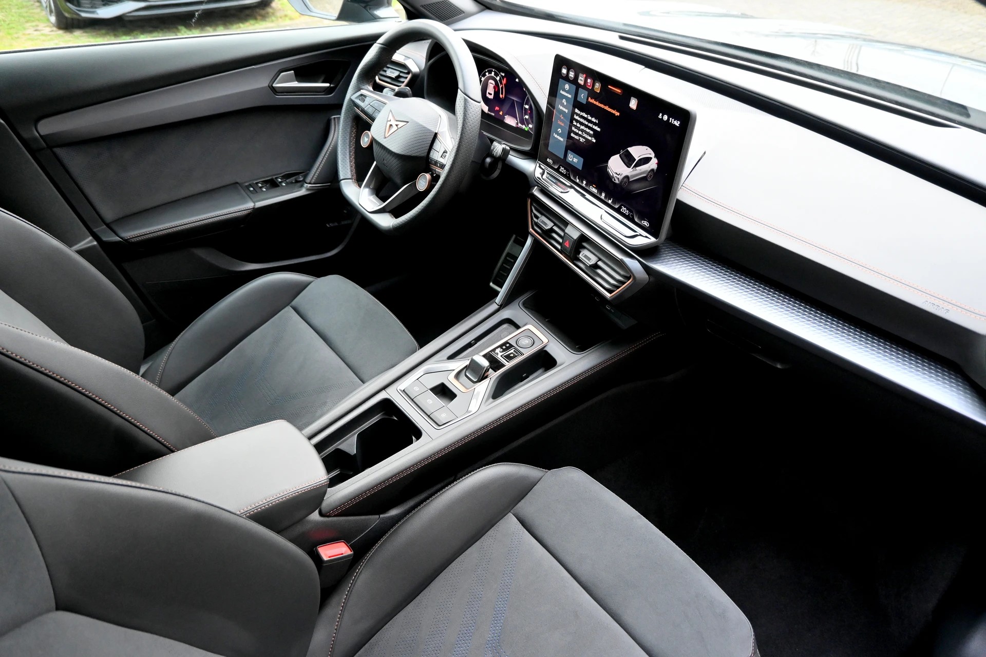 CUPRA Formentor 2.0TSI VZ 4Drive DSG 4X4 333PS-image-13