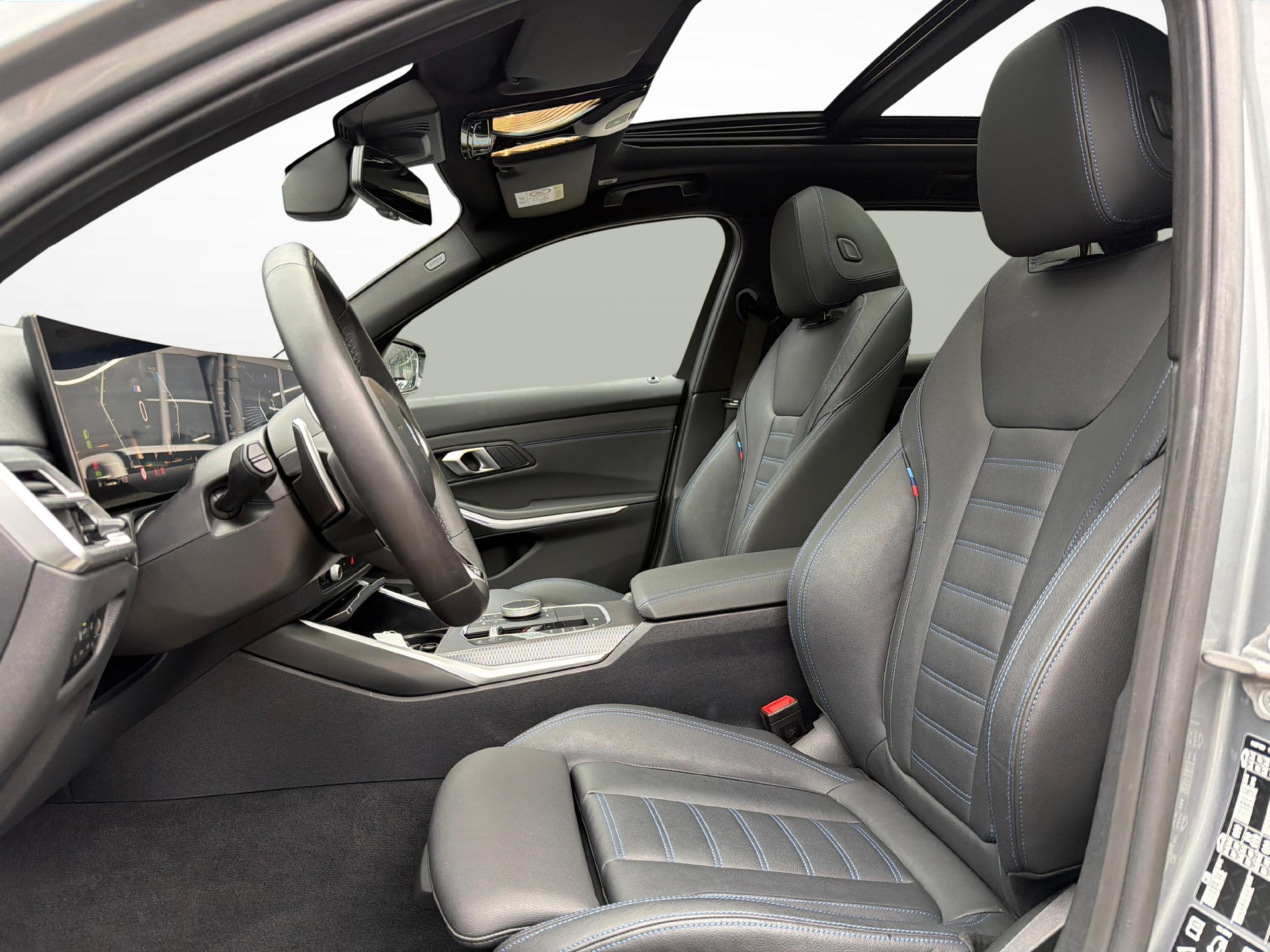 BMW 320d xDrive SAG Touring-image-9