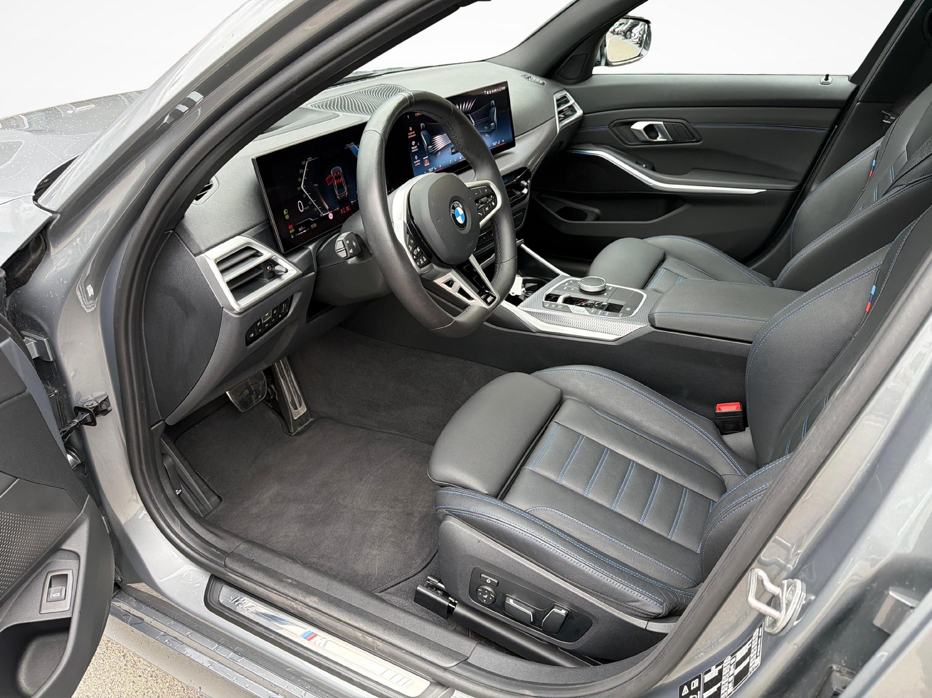 BMW 320d xDrive SAG Touring-image-8