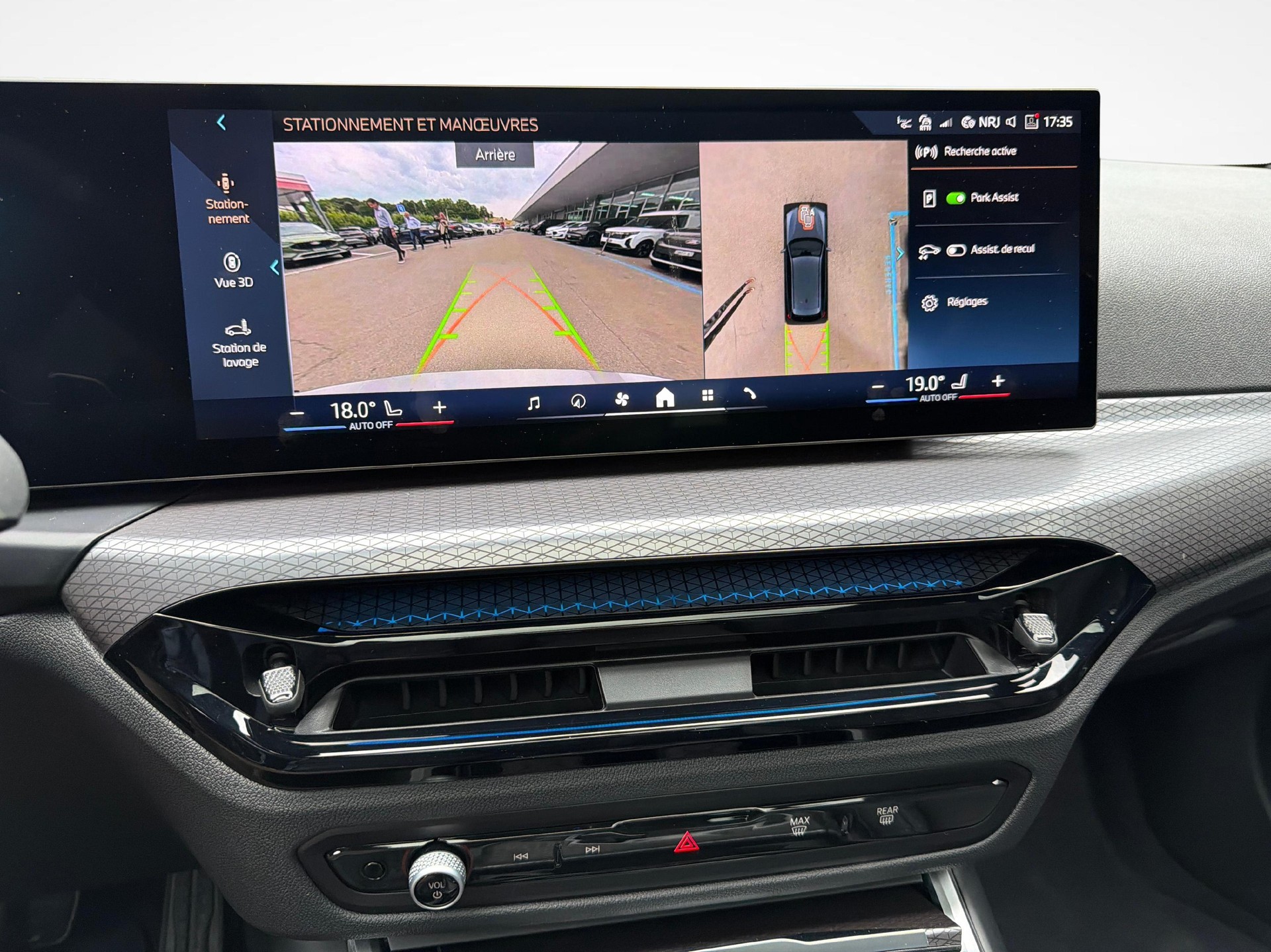 BMW 320d xDrive SAG Touring-image-13