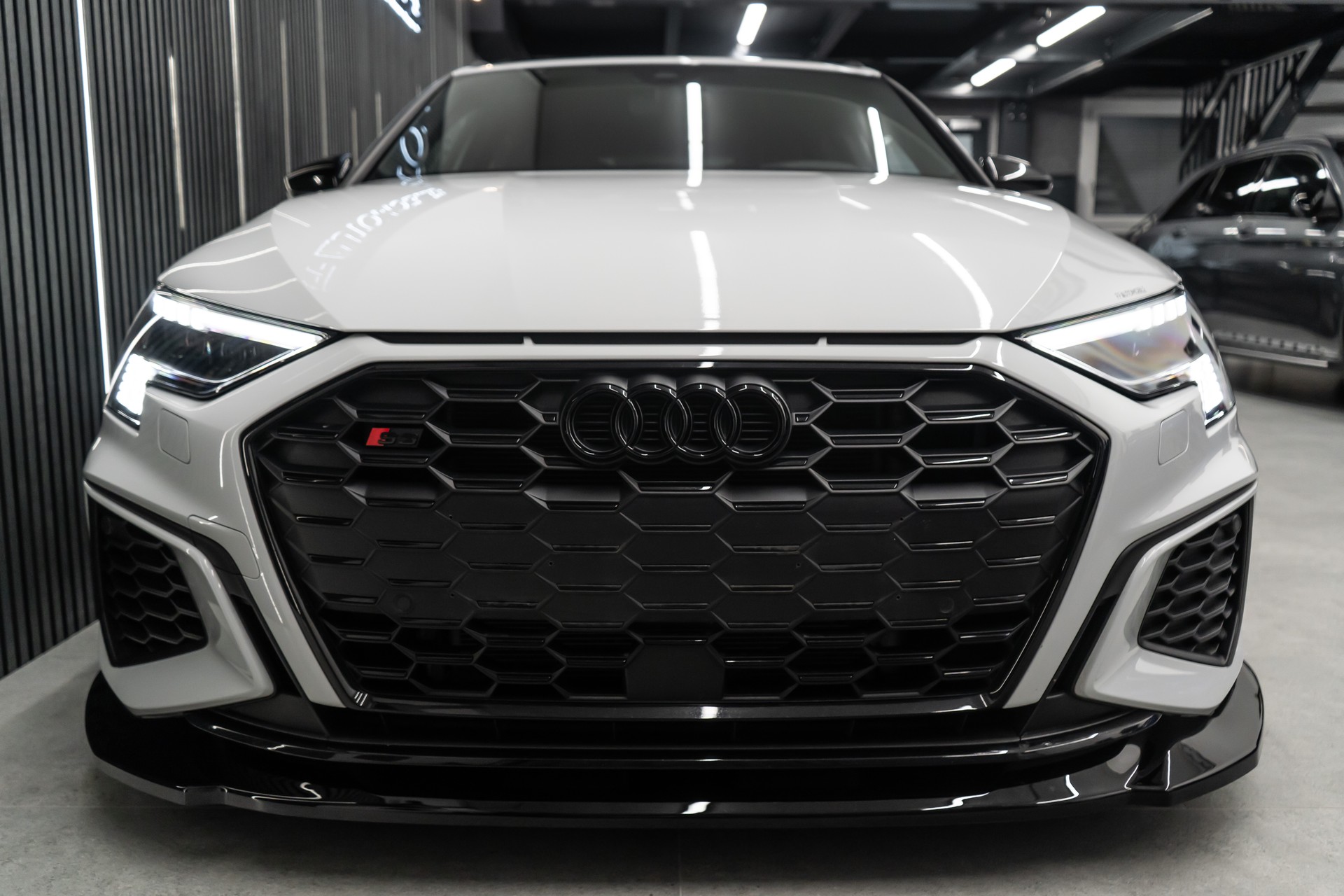 AUDI S3 SPORTBACK 2.0 TFSI QUATTRO S-TRON / BLACK&WHITE-image-6