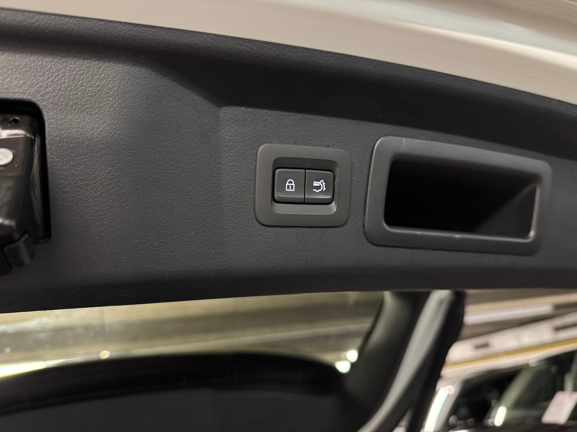 MAZDA CX-60 e-Skyactiv PHEV 327 AWD Homura-image-19