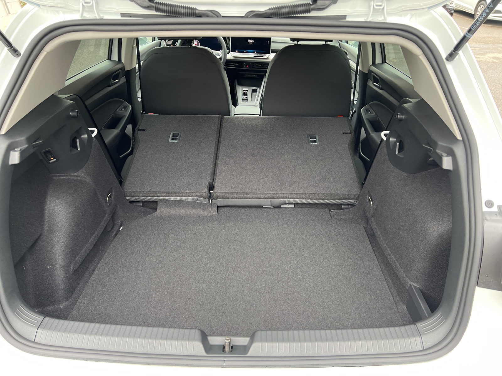 VW Golf 1.5 e TSI mHEV Value DSG-image-12