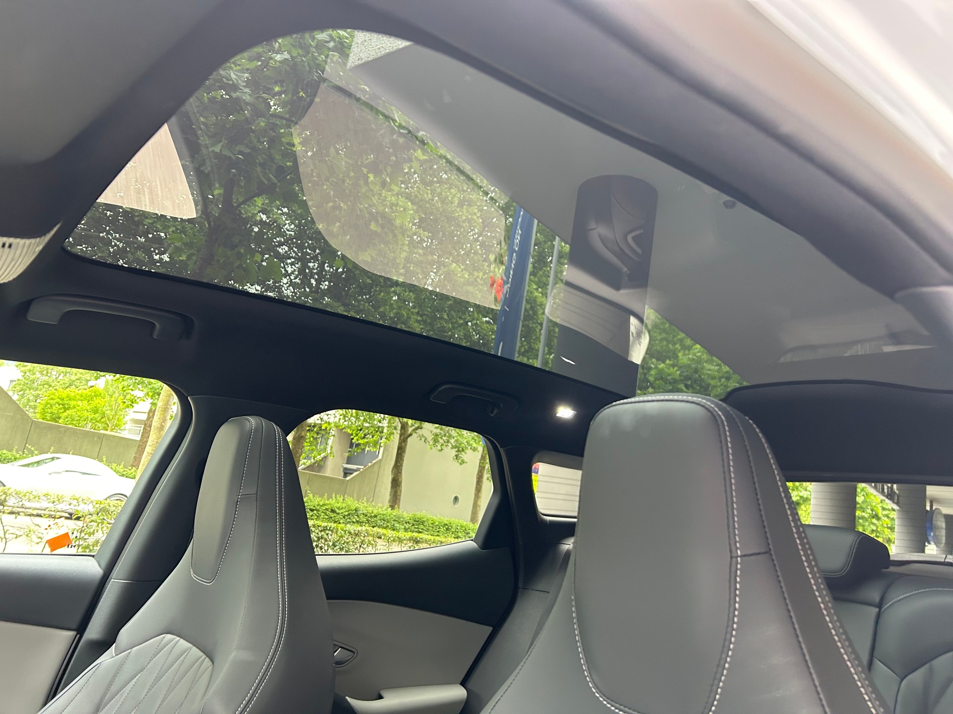FORD Explorer Elektro 77kWh Dual Extended Range Premium AWD-image-19
