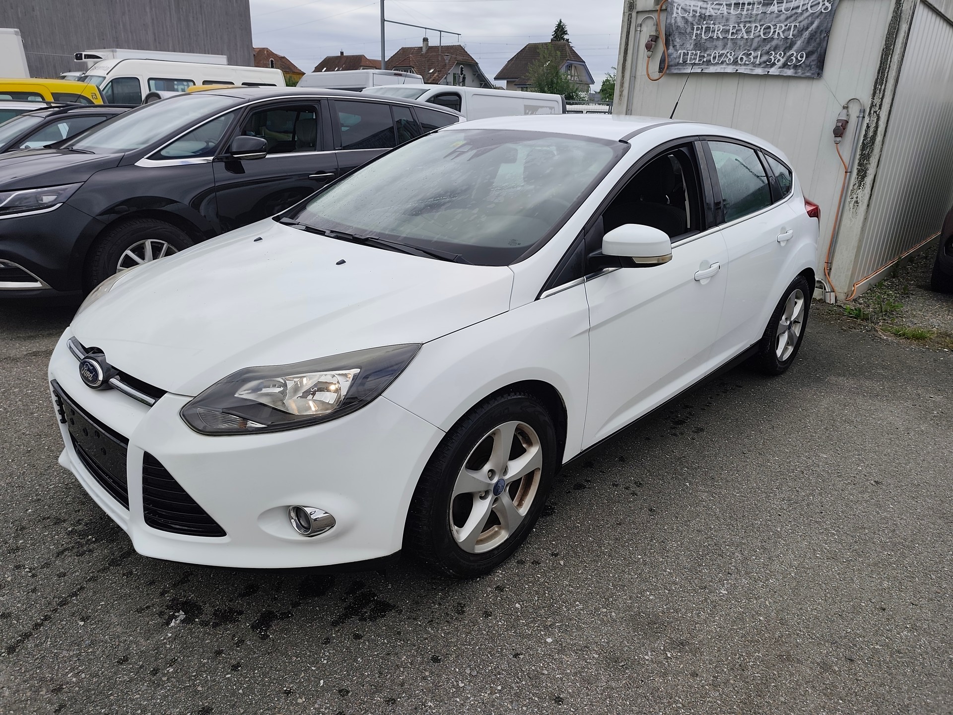 FORD Focus 1.0 SCTi Titanium-image-1