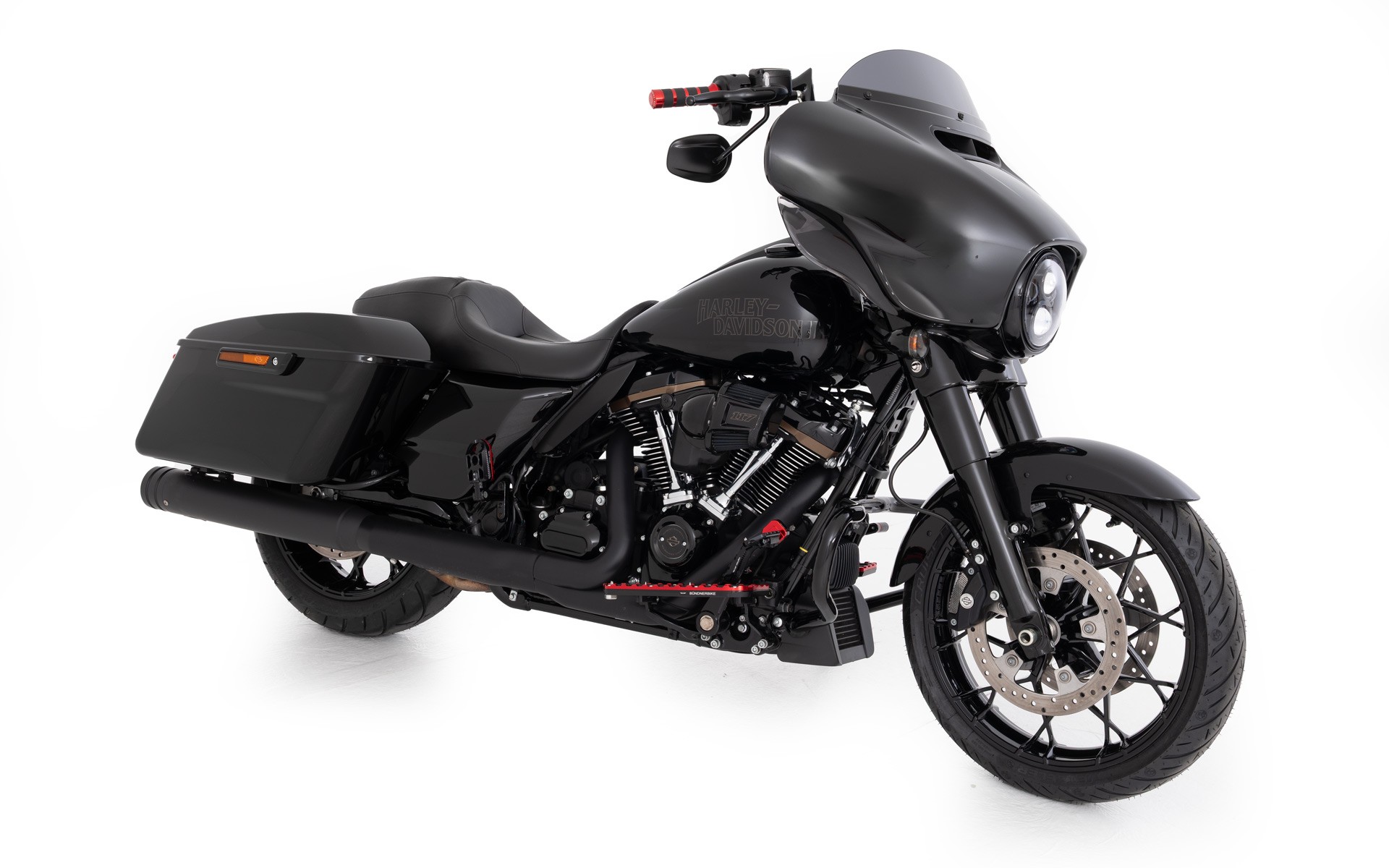 HARLEY-DAVIDSON FLHXST Street Glide ST 117