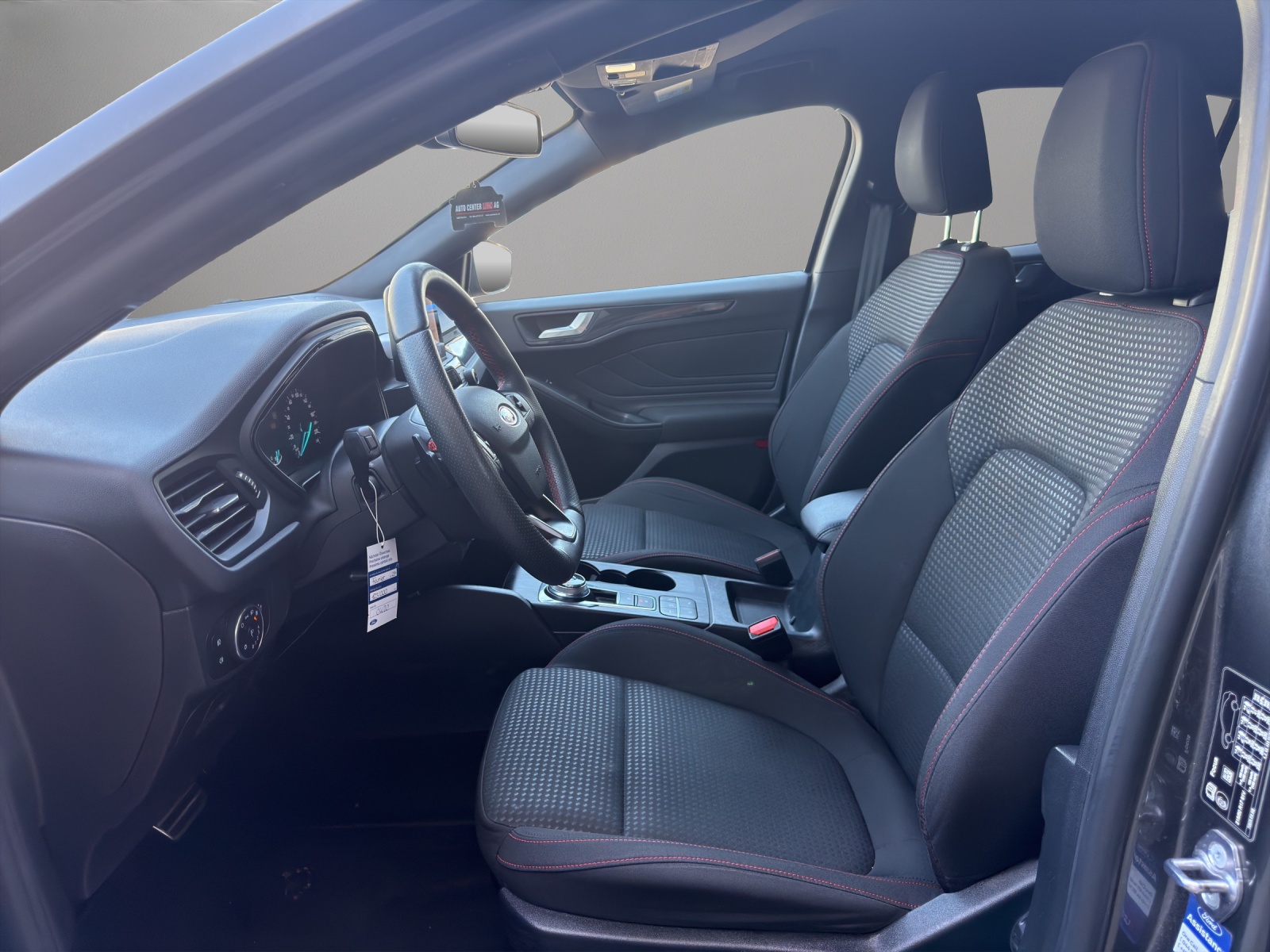 FORD Focus 1.0 SCTi ST Line Automatic-image-8