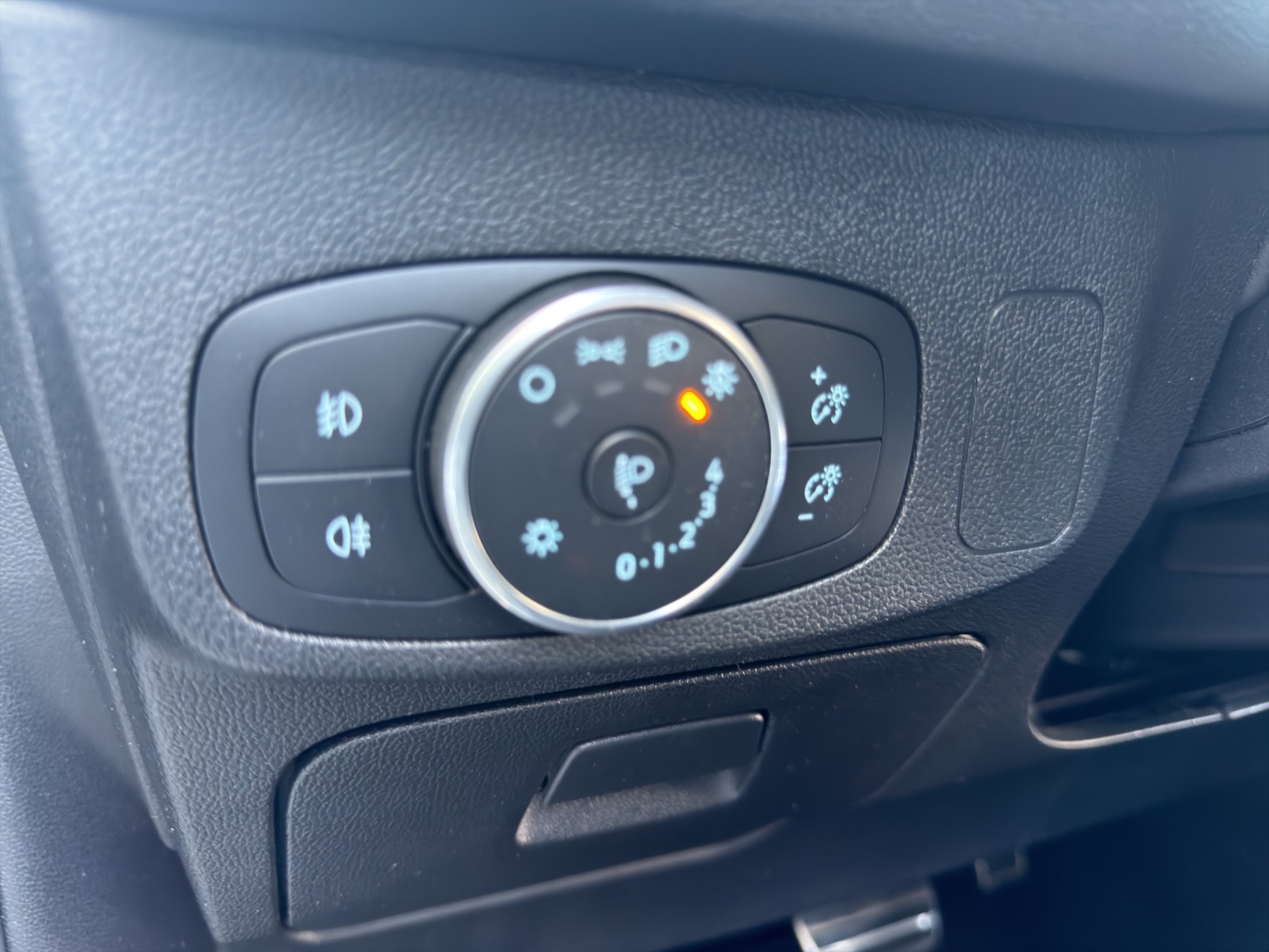 FORD Focus 1.0 SCTi ST Line Automatic-image-23
