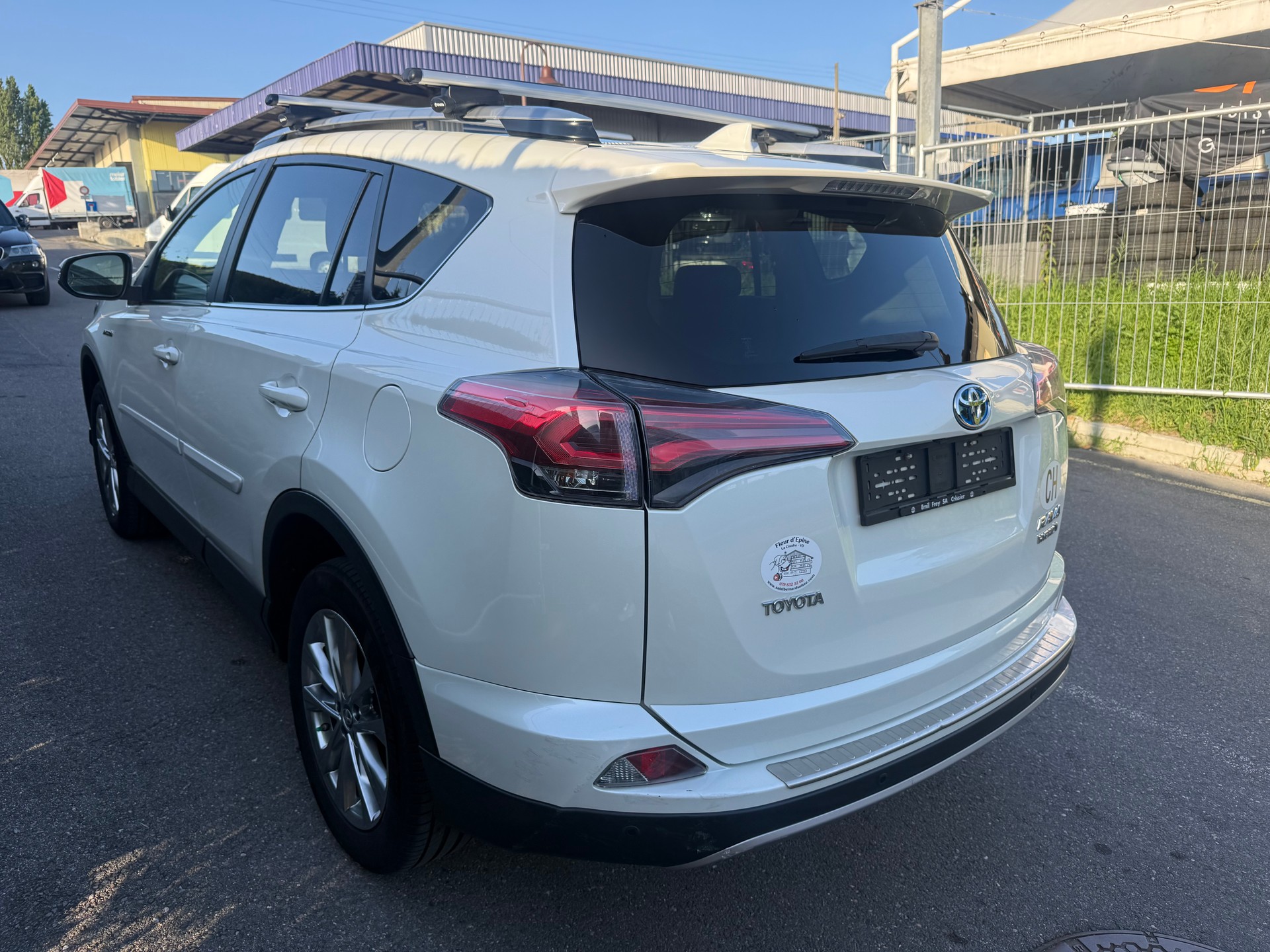 TOYOTA RAV-4 2.5 HSD Sol Premium e-CVT-image-4